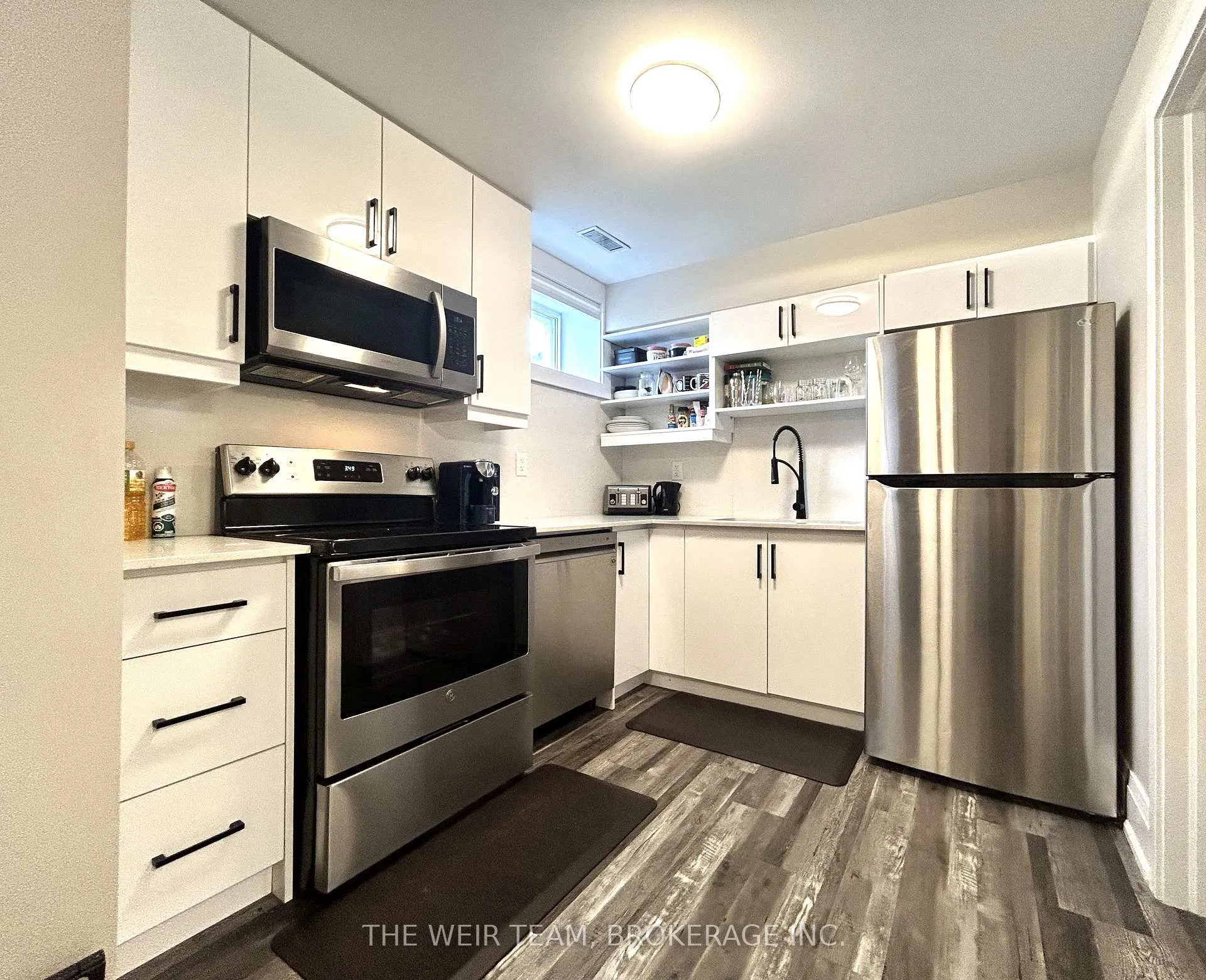 Front of Unit Lower, 31 Heyworth Crescent
