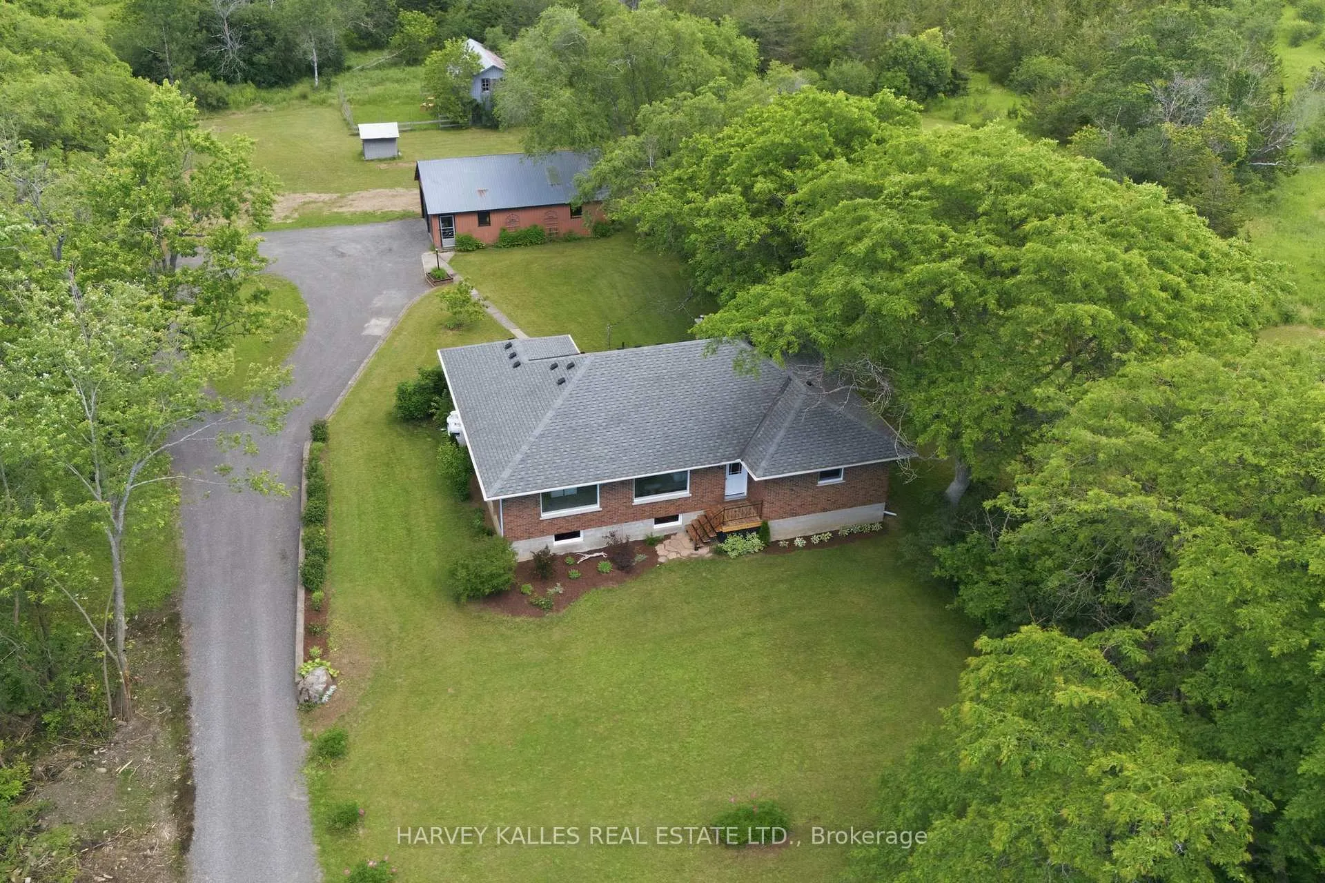 Photo 3 of 511 County Road 8, Prince Edward County, Hallowell Ward — HOMEH