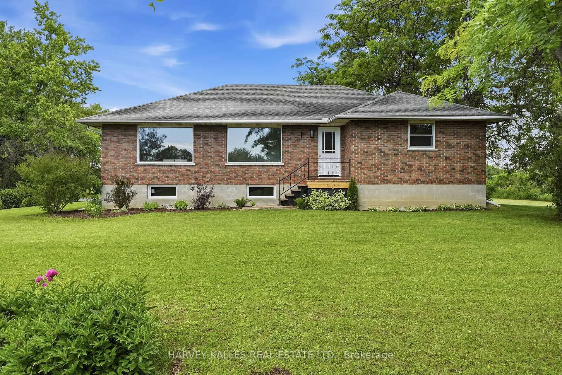 Photo 6 of 511 County Road 8, Prince Edward County, Hallowell Ward — HOMEH