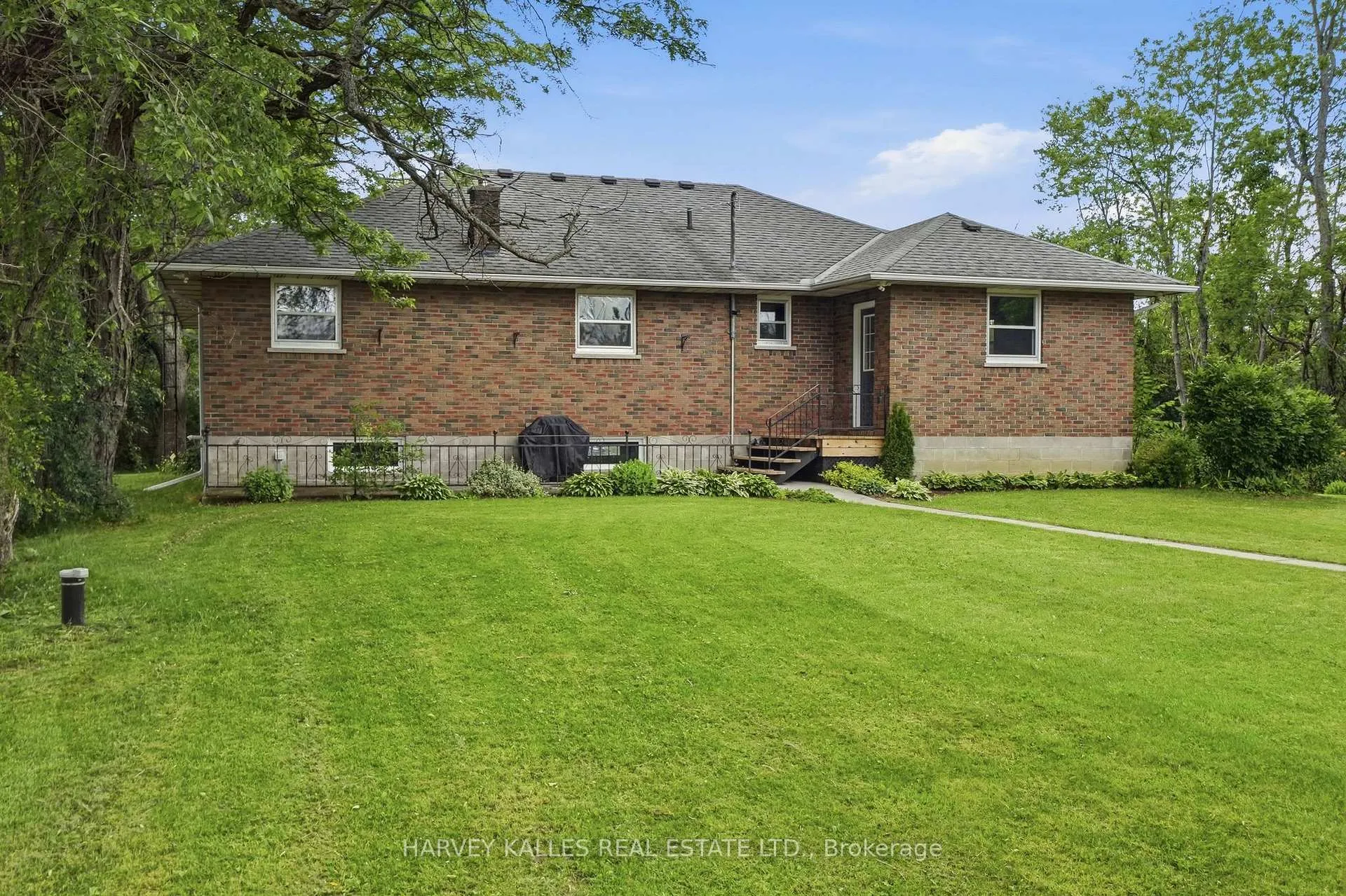 Photo 32 of 511 County Road 8, Prince Edward County, Hallowell Ward — HOMEH