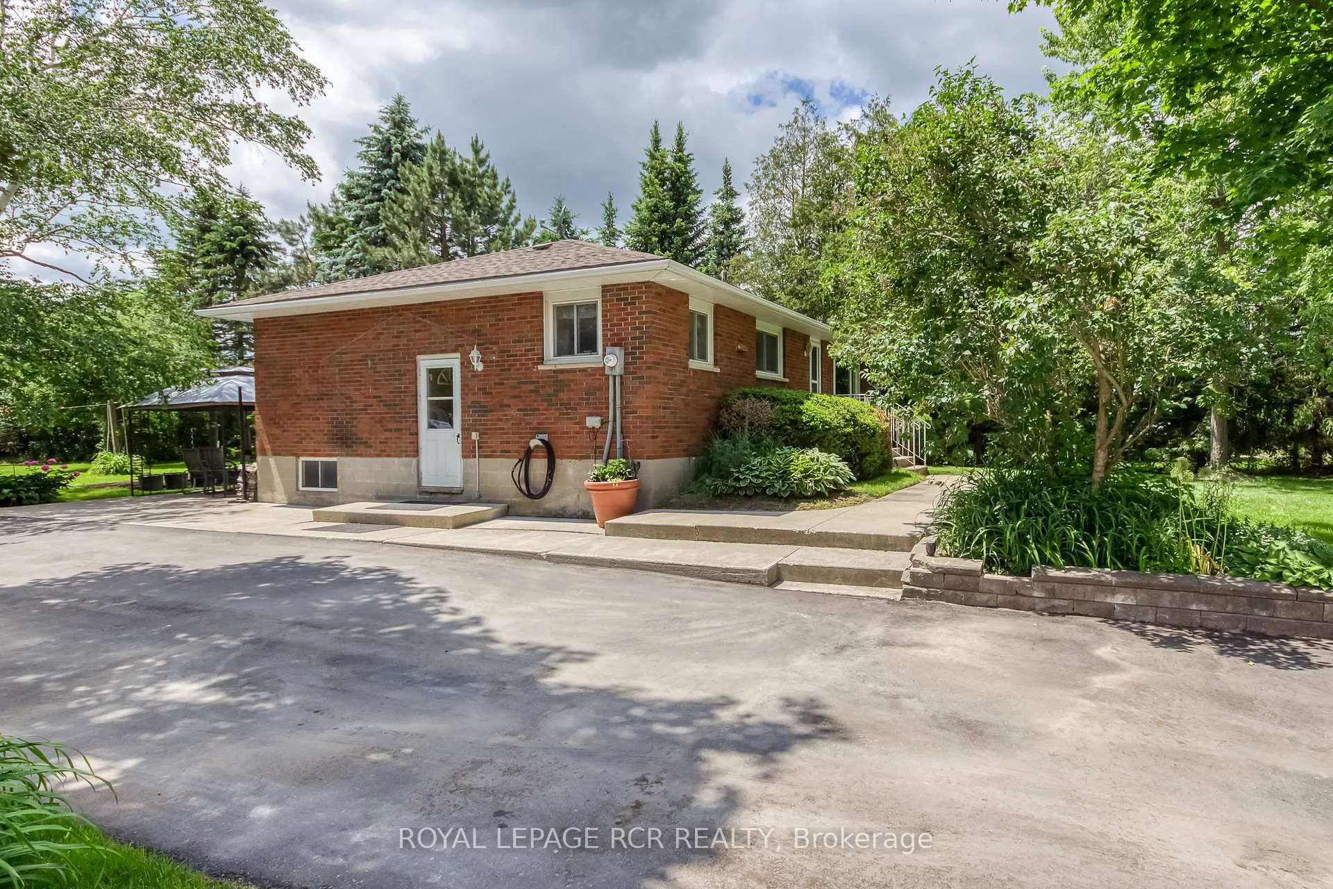 Photo 2 of 5858 5th Line, Erin, Rural Erin — HOMEH