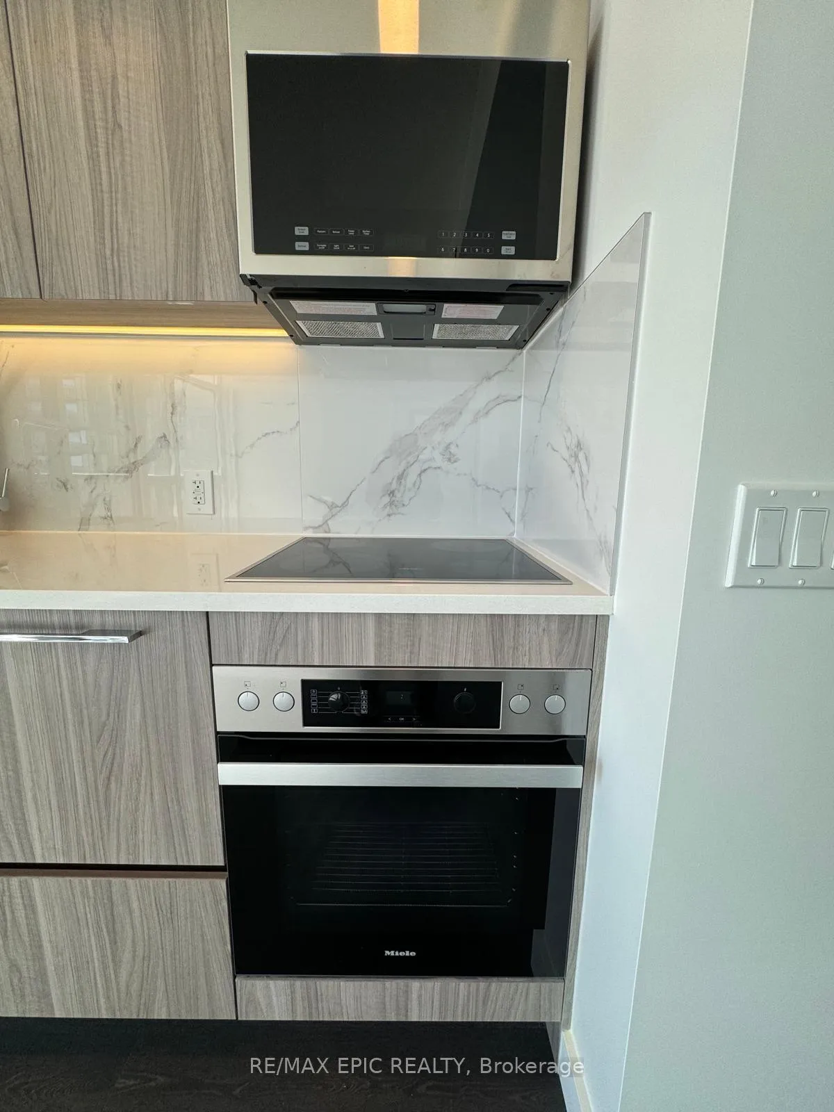 Photo 12 of Unit 3610, 38 Widmer Street, Toronto, Waterfront Communities — HOMEH