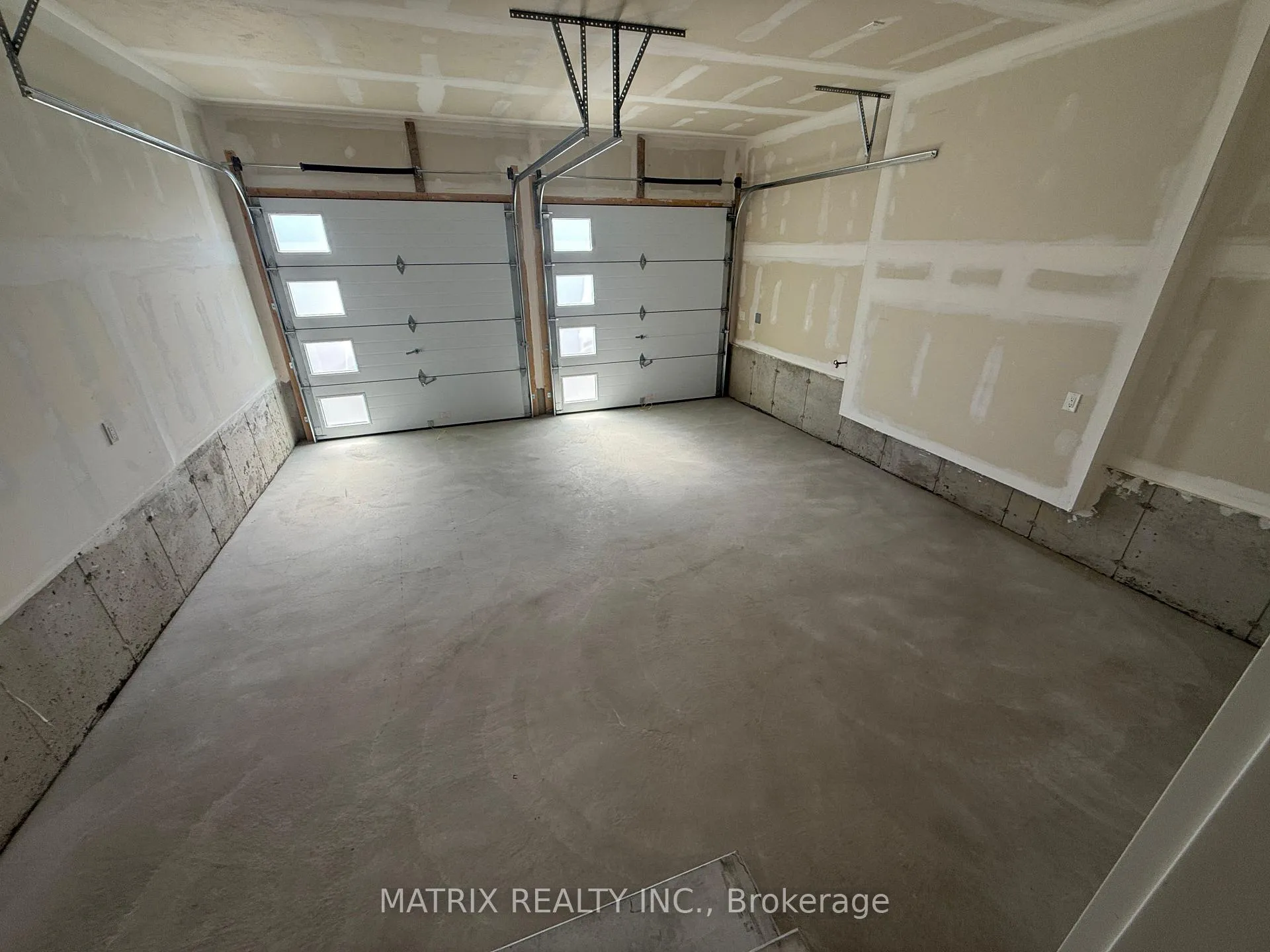 Photo 20 of 73 Pheasant Ridge Drive, Whitby, Rural Whitby — HOMEH