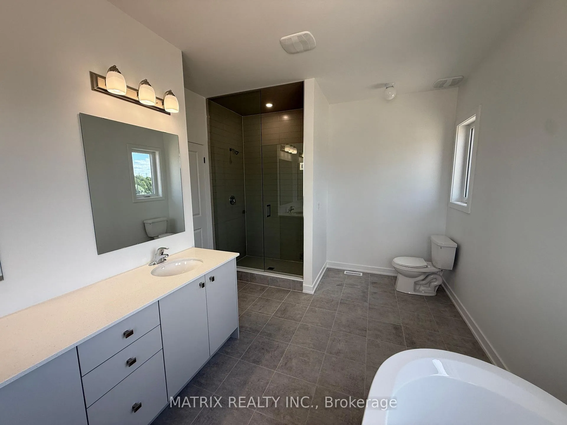 Photo 34 of 73 Pheasant Ridge Drive, Whitby, Rural Whitby — HOMEH