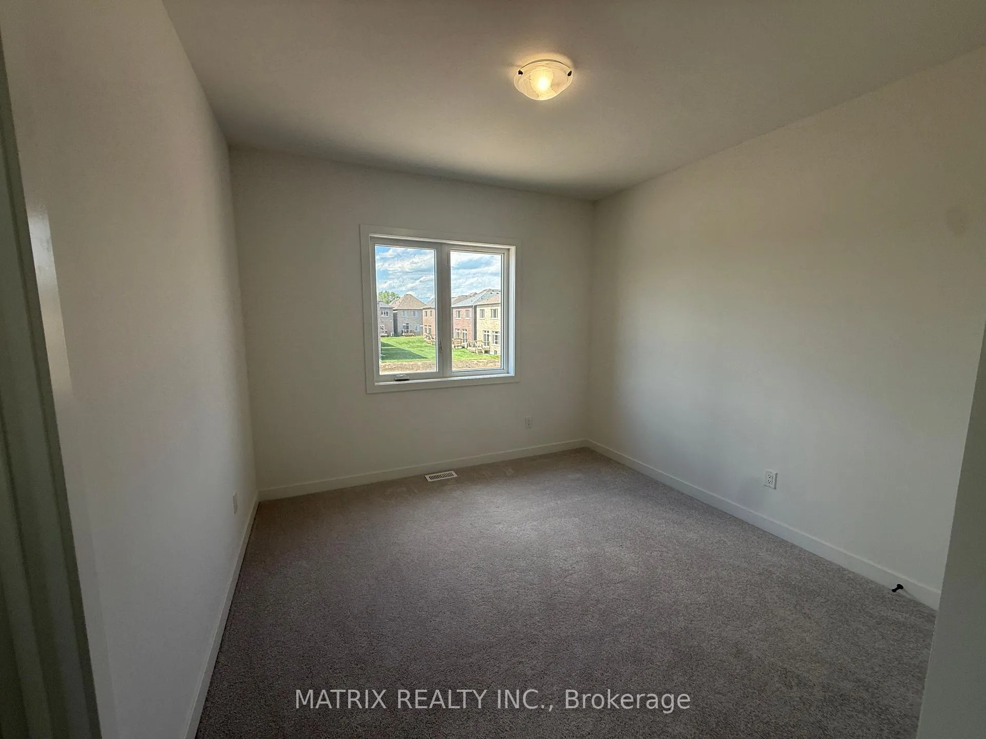 Photo 35 of 73 Pheasant Ridge Drive, Whitby, Rural Whitby — HOMEH