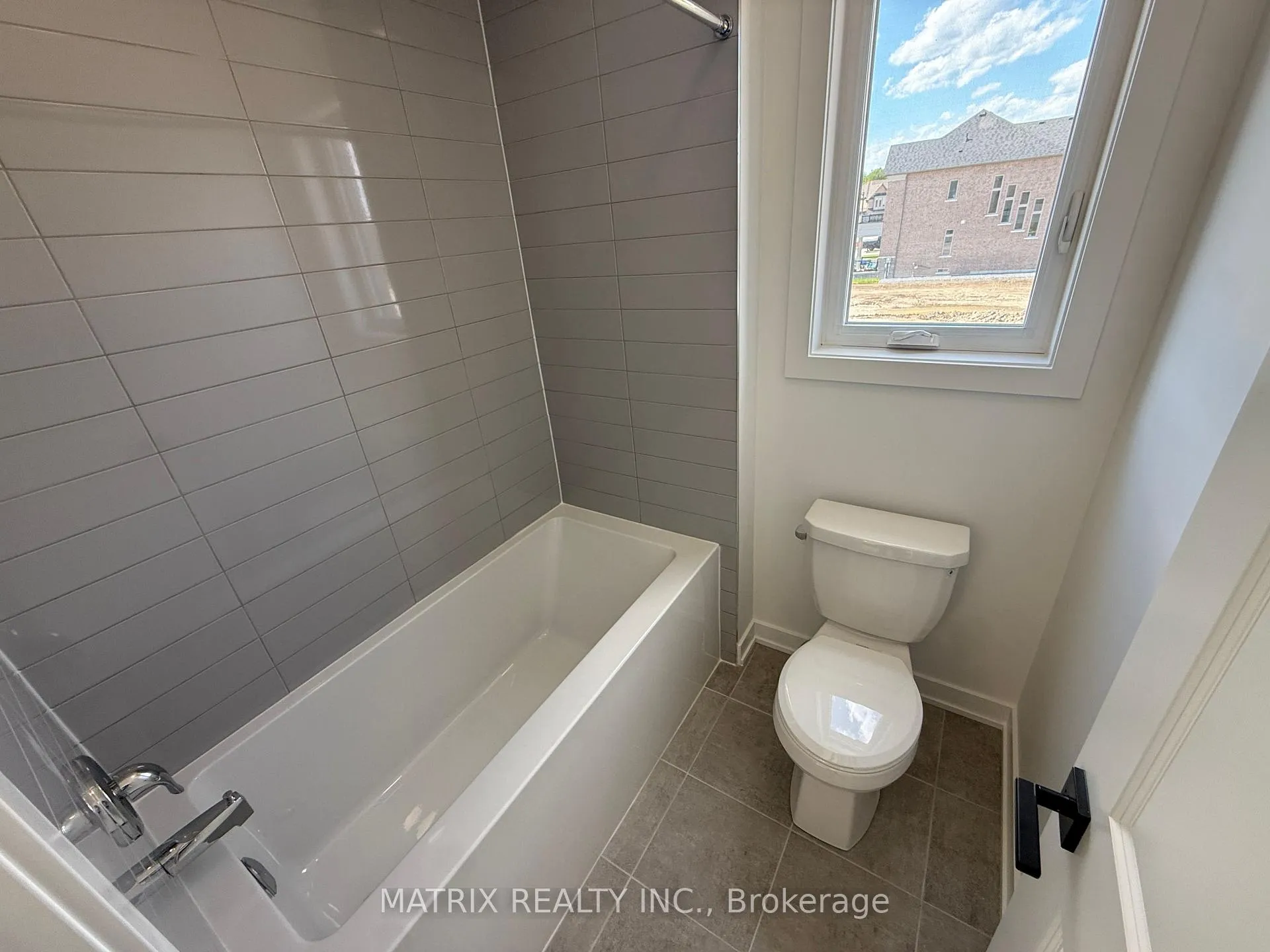 Photo 41 of 73 Pheasant Ridge Drive, Whitby, Rural Whitby — HOMEH