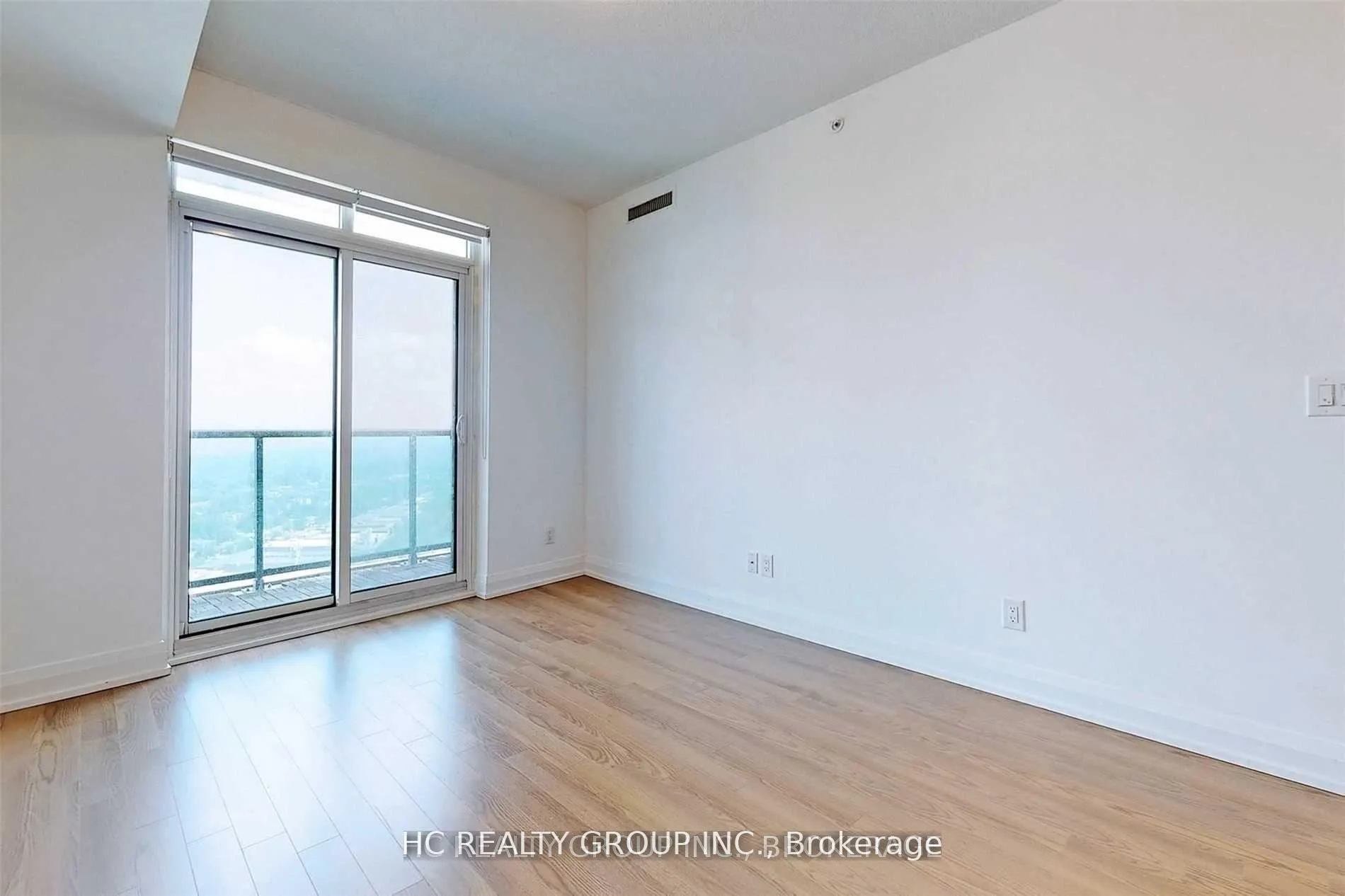 Photo 5 of Unit 2305, 7171 Yonge Street, Markham, Grandview — HOMEH