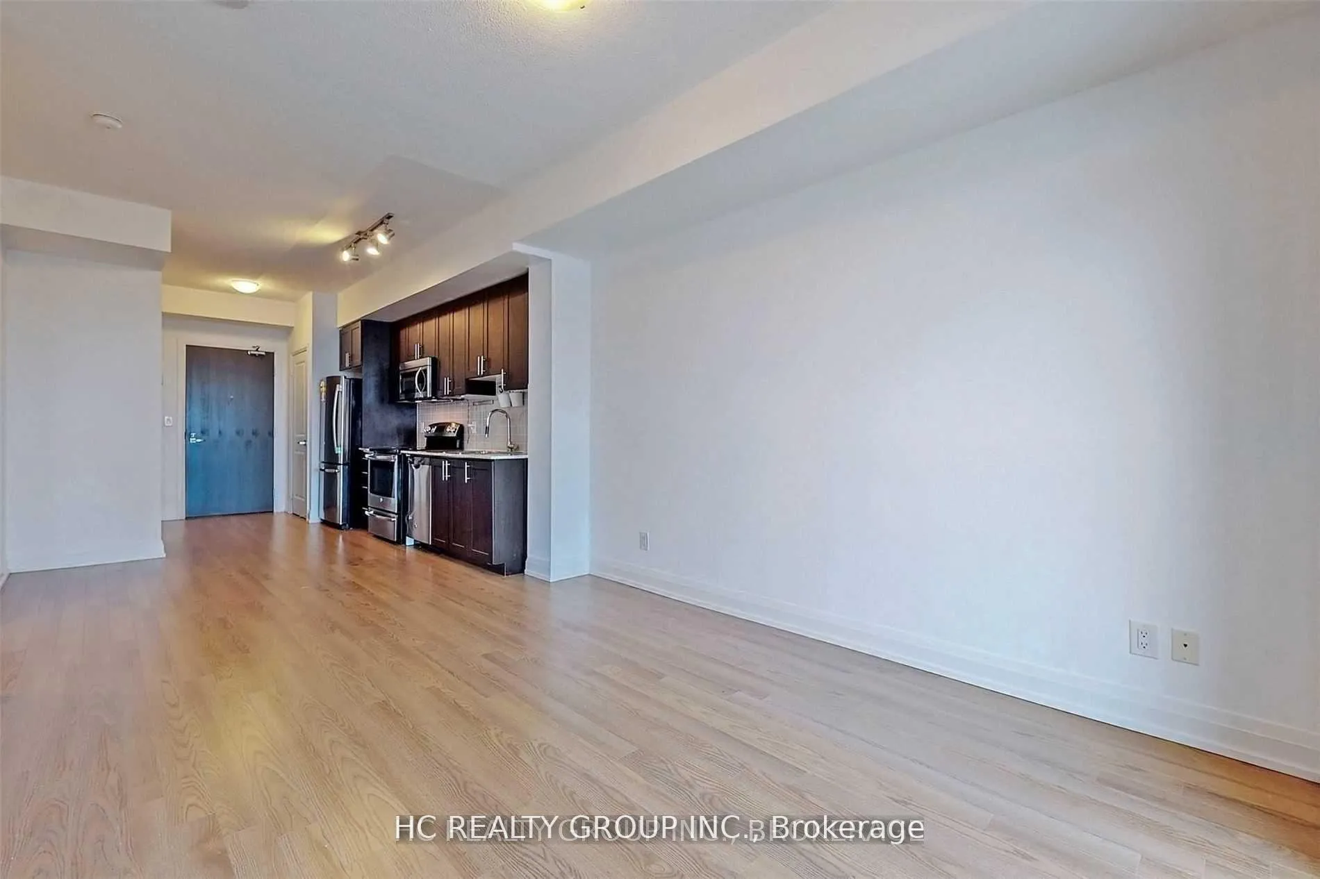 Photo 7 of Unit 2305, 7171 Yonge Street, Markham, Grandview — HOMEH