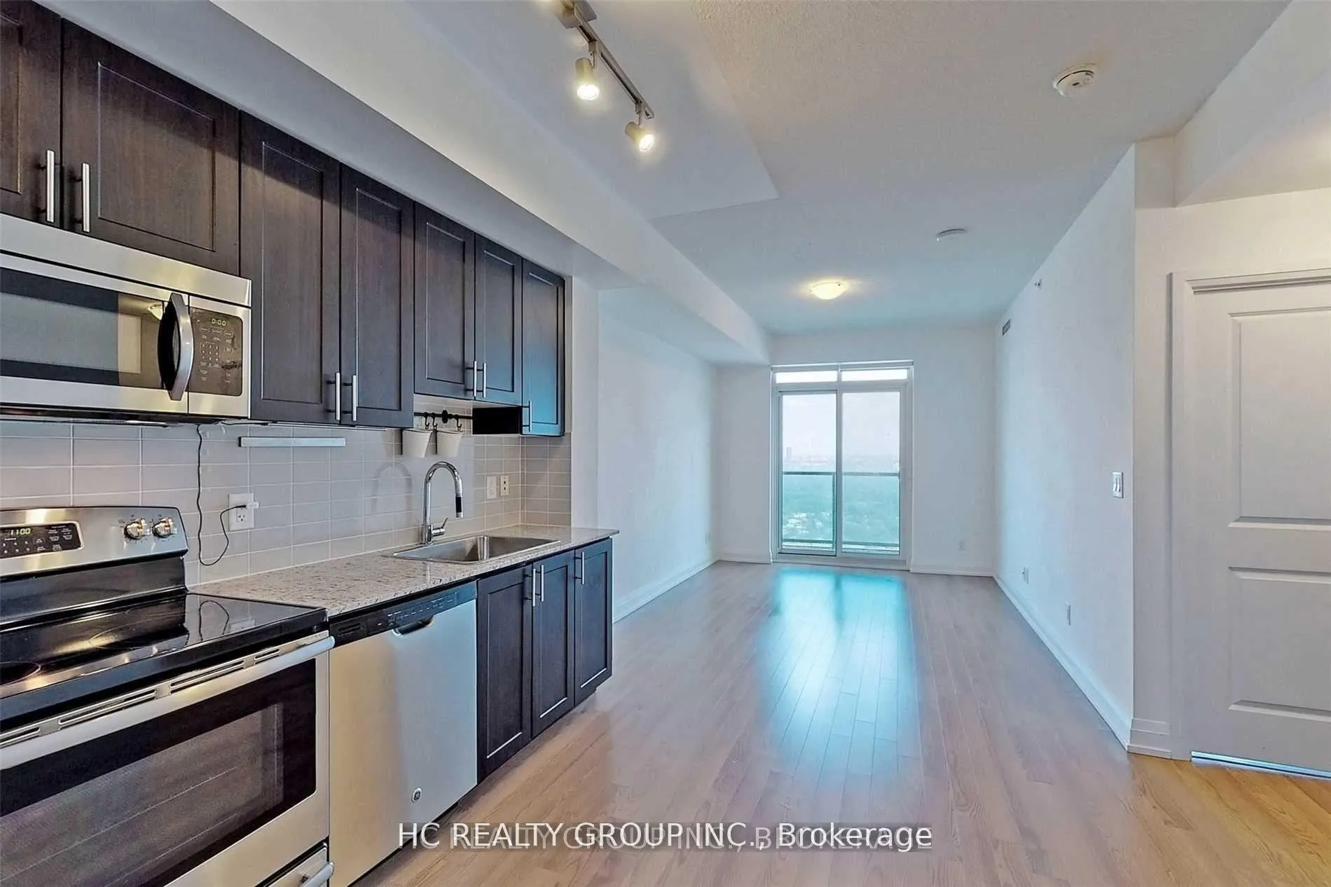 Photo 10 of Unit 2305, 7171 Yonge Street, Markham, Grandview — HOMEH