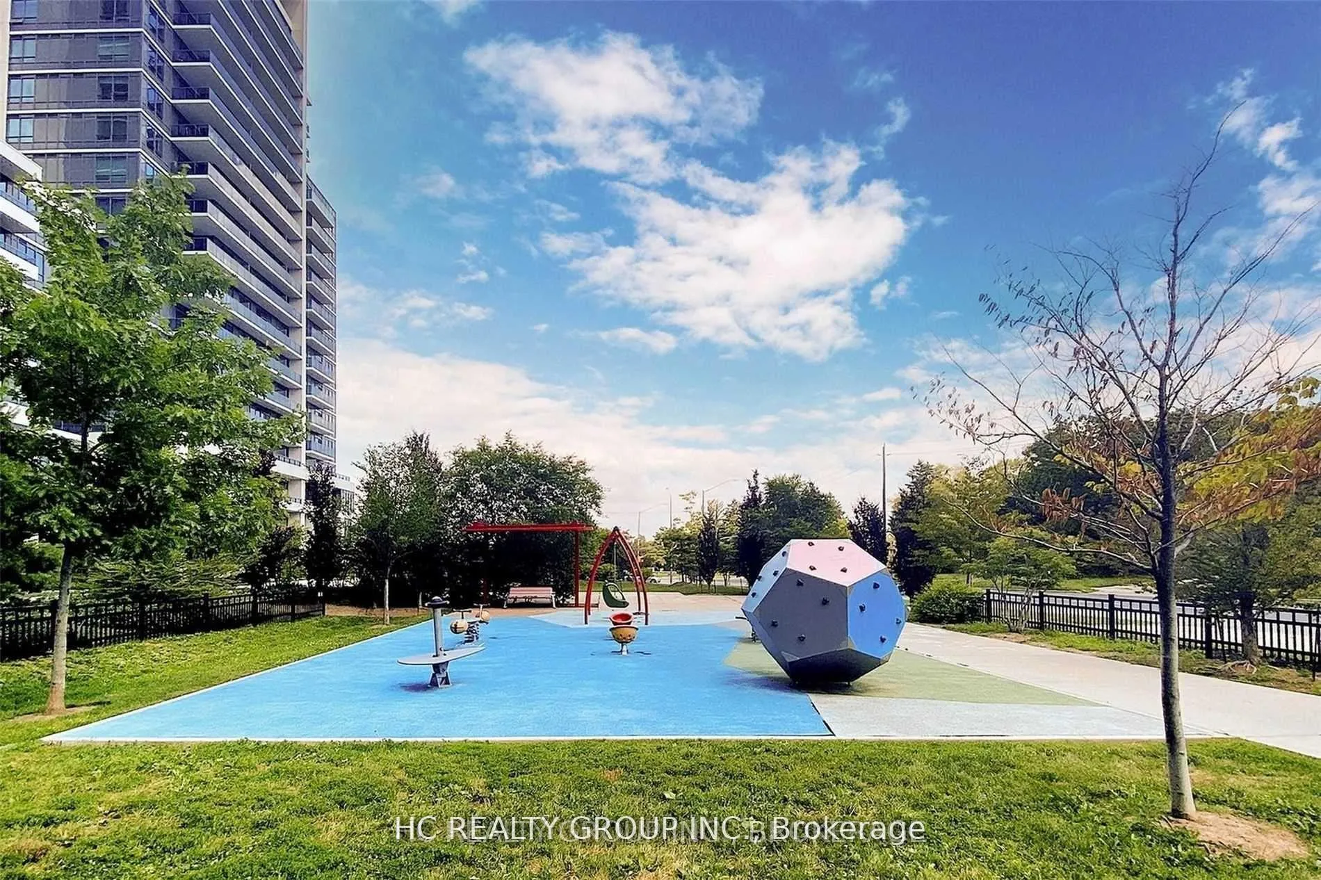 Photo 23 of Unit 2305, 7171 Yonge Street, Markham, Grandview — HOMEH
