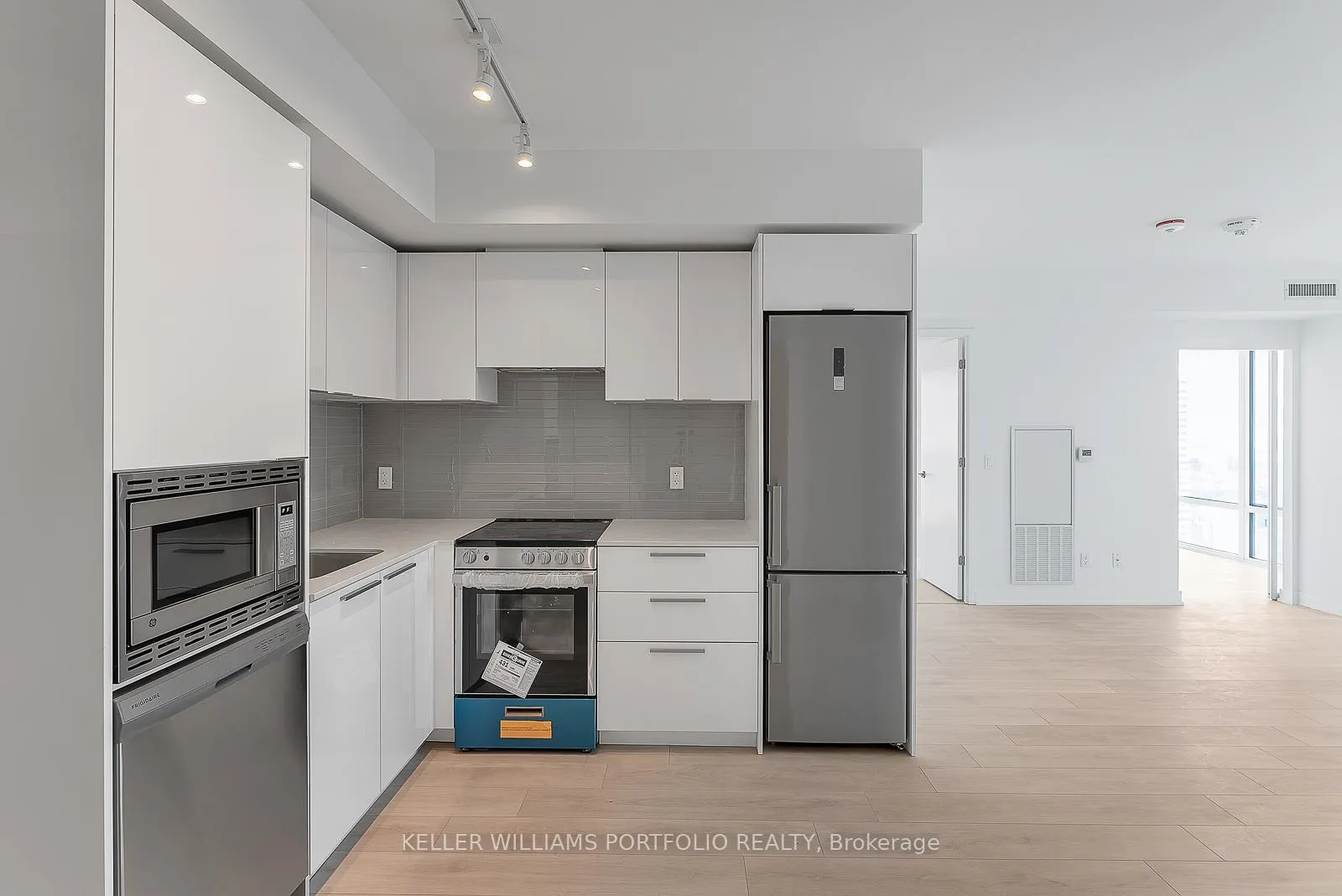 Photo 8 of Unit 3309, 501 Yonge Street, Toronto, Church-Yonge Corridor — HOMEH