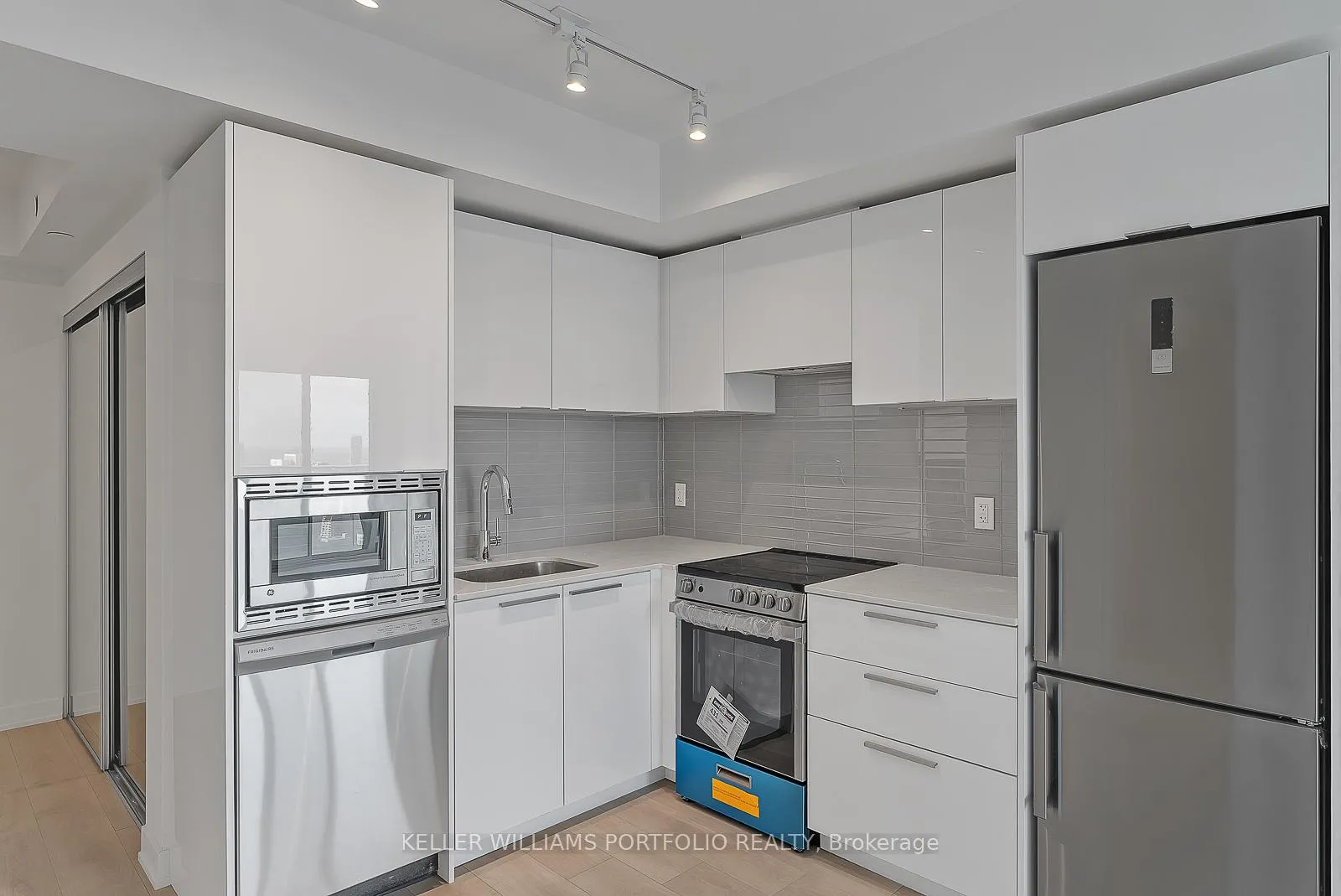 Photo 9 of Unit 3309, 501 Yonge Street, Toronto, Church-Yonge Corridor — HOMEH