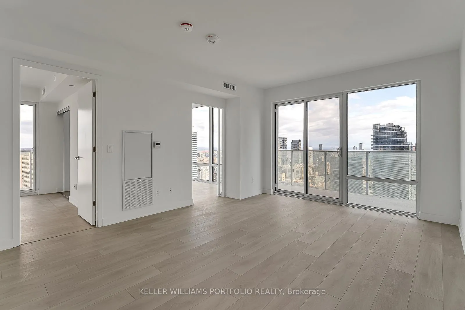 Photo 10 of Unit 3309, 501 Yonge Street, Toronto, Church-Yonge Corridor — HOMEH