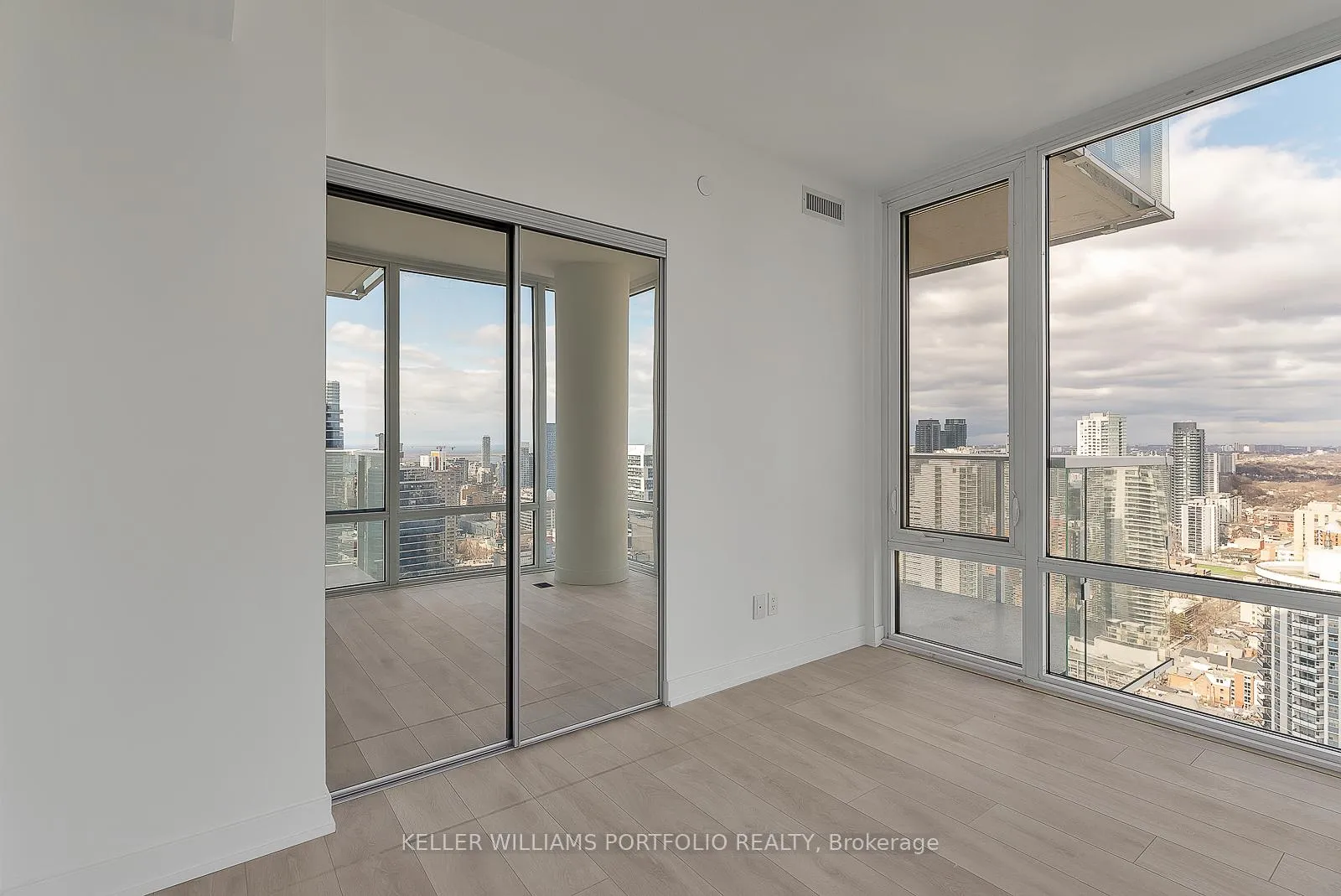 Photo 19 of Unit 3309, 501 Yonge Street, Toronto, Church-Yonge Corridor — HOMEH