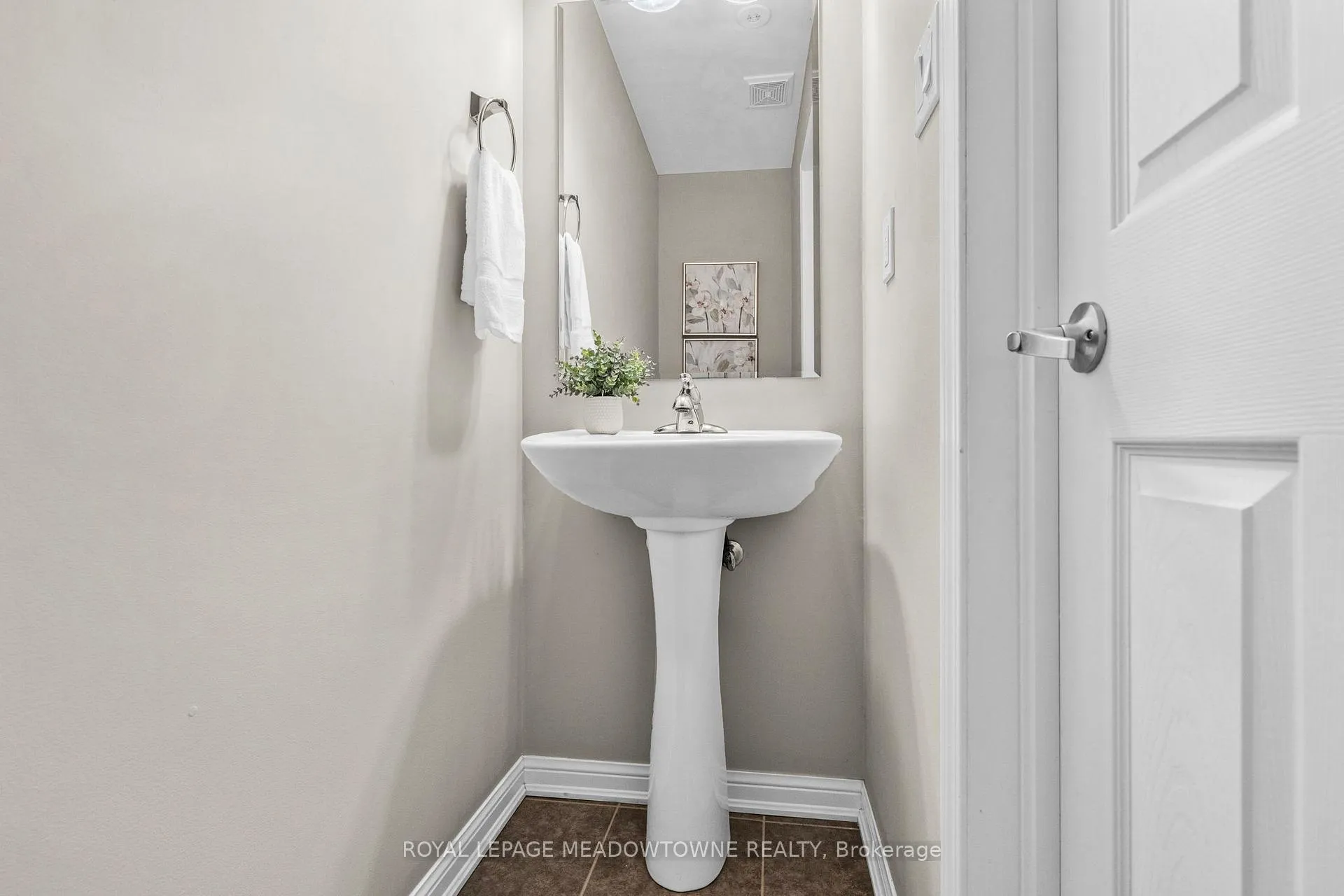 Photo 22 of 521 Cavanagh Lane, Milton, Willmott — HOMEH