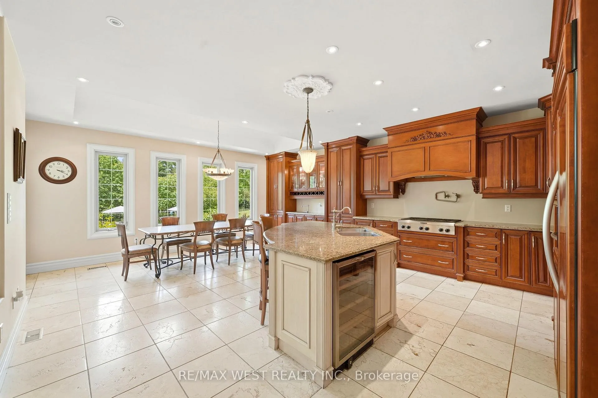 Photo 7 of 2 Kingswood Drive, King, Rural King — HOMEH