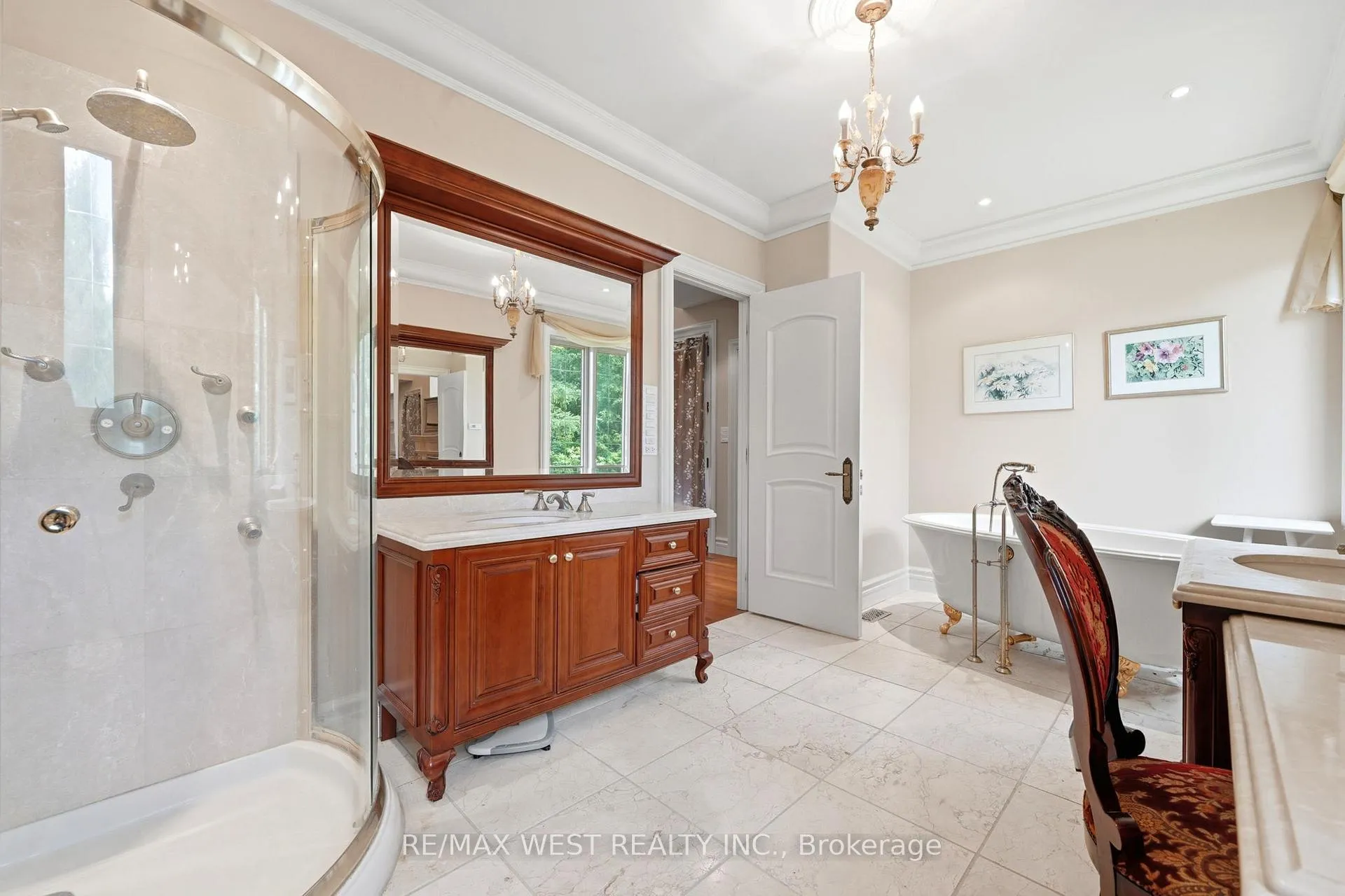 Photo 16 of 2 Kingswood Drive, King, Rural King — HOMEH