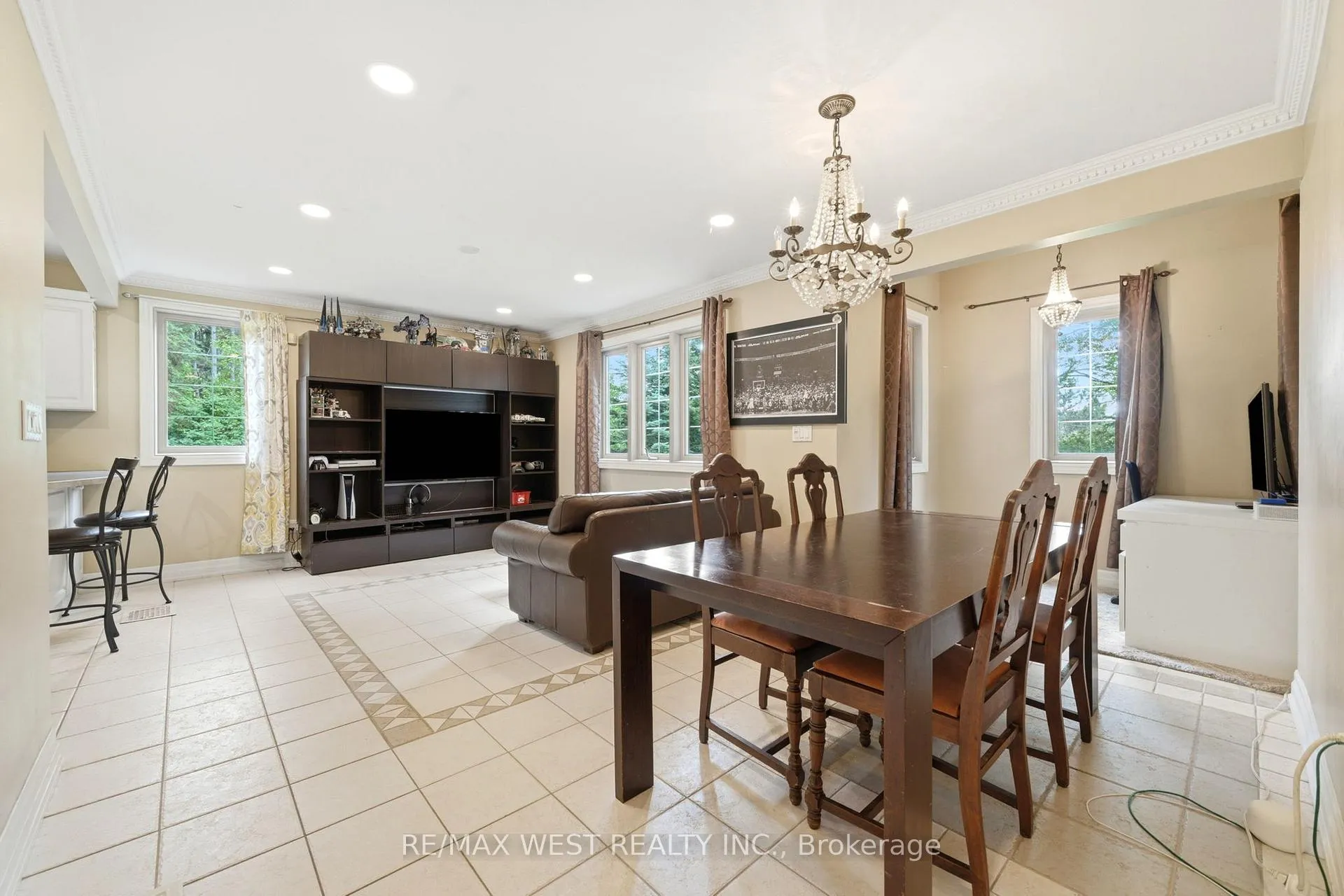 Photo 23 of 2 Kingswood Drive, King, Rural King — HOMEH