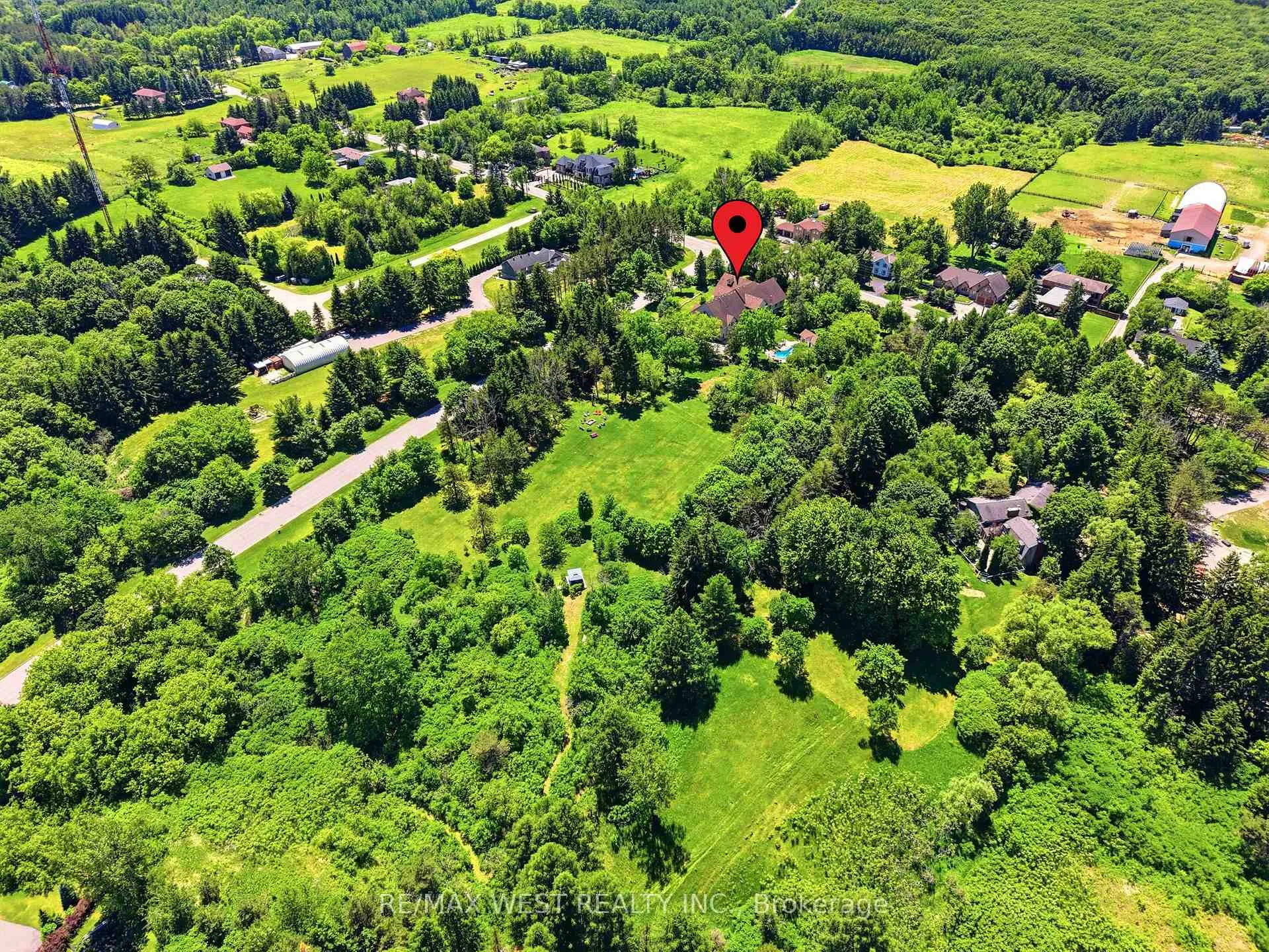Photo 36 of 2 Kingswood Drive, King, Rural King — HOMEH