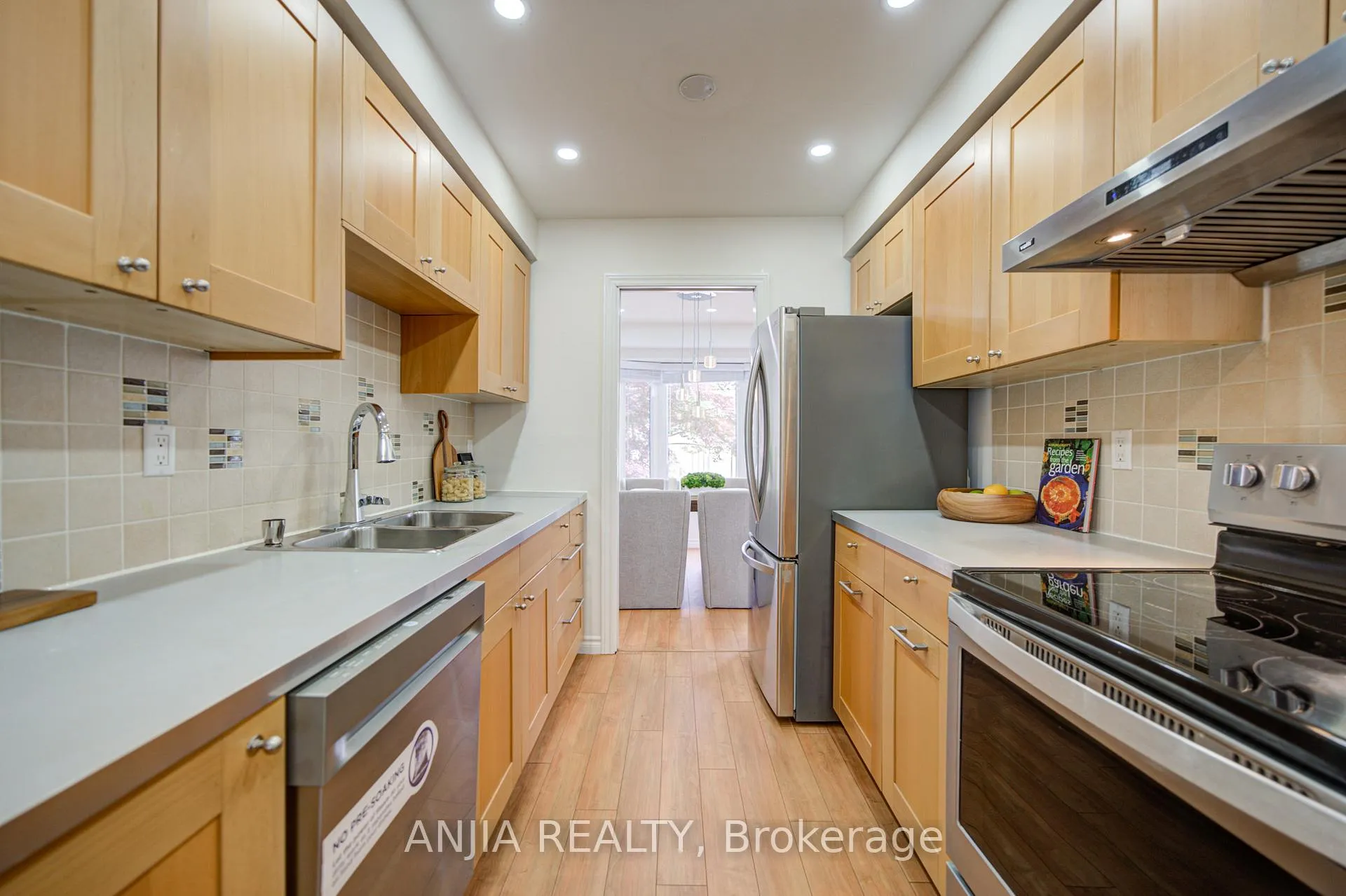 Photo 11 of 36 Ponymill Drive, Scarborough, Milliken — HOMEH