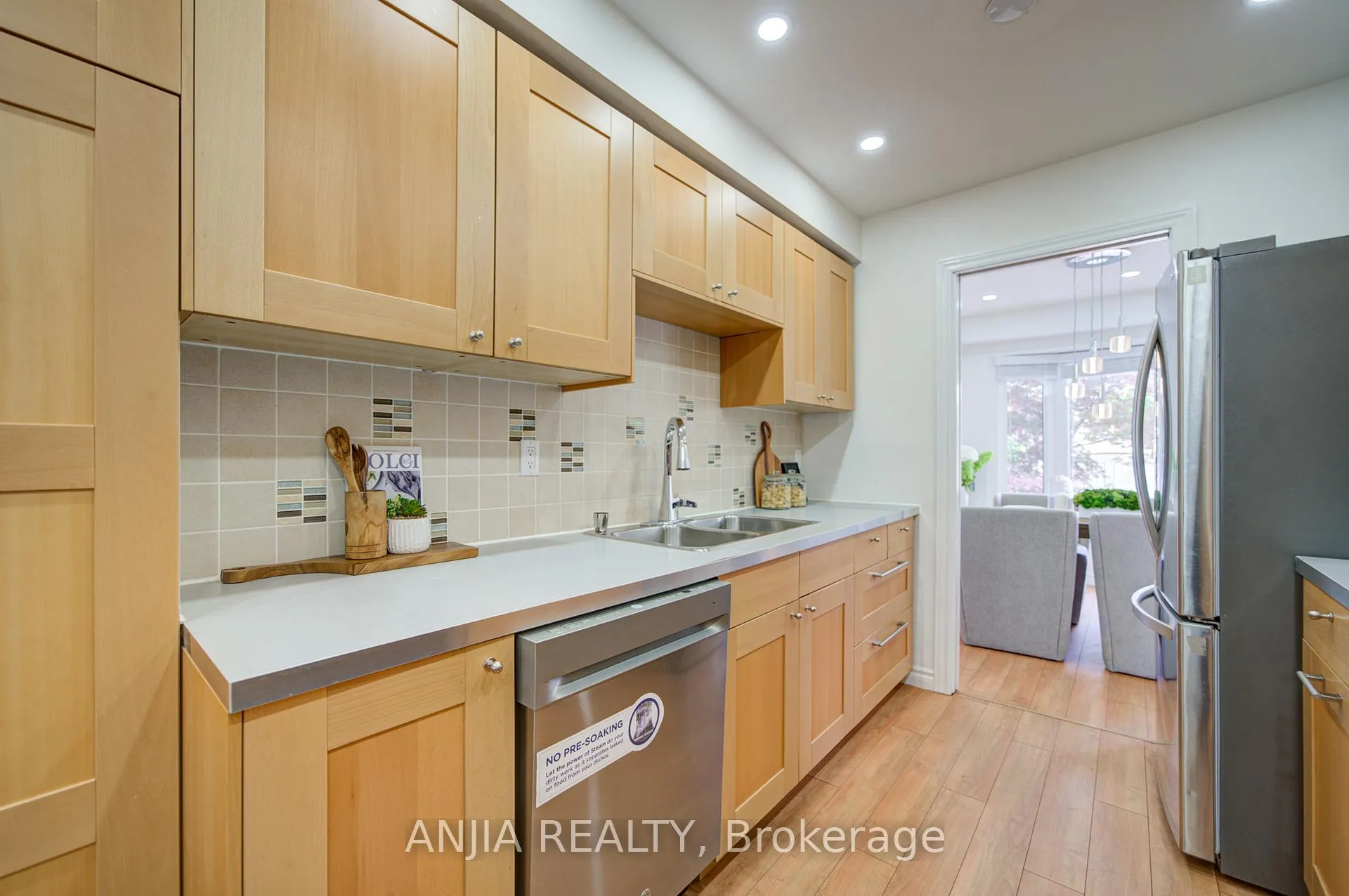Photo 12 of 36 Ponymill Drive, Scarborough, Milliken — HOMEH