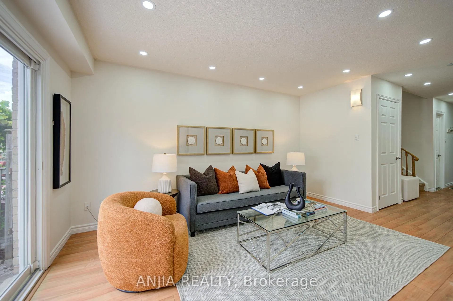 Photo 16 of 36 Ponymill Drive, Scarborough, Milliken — HOMEH