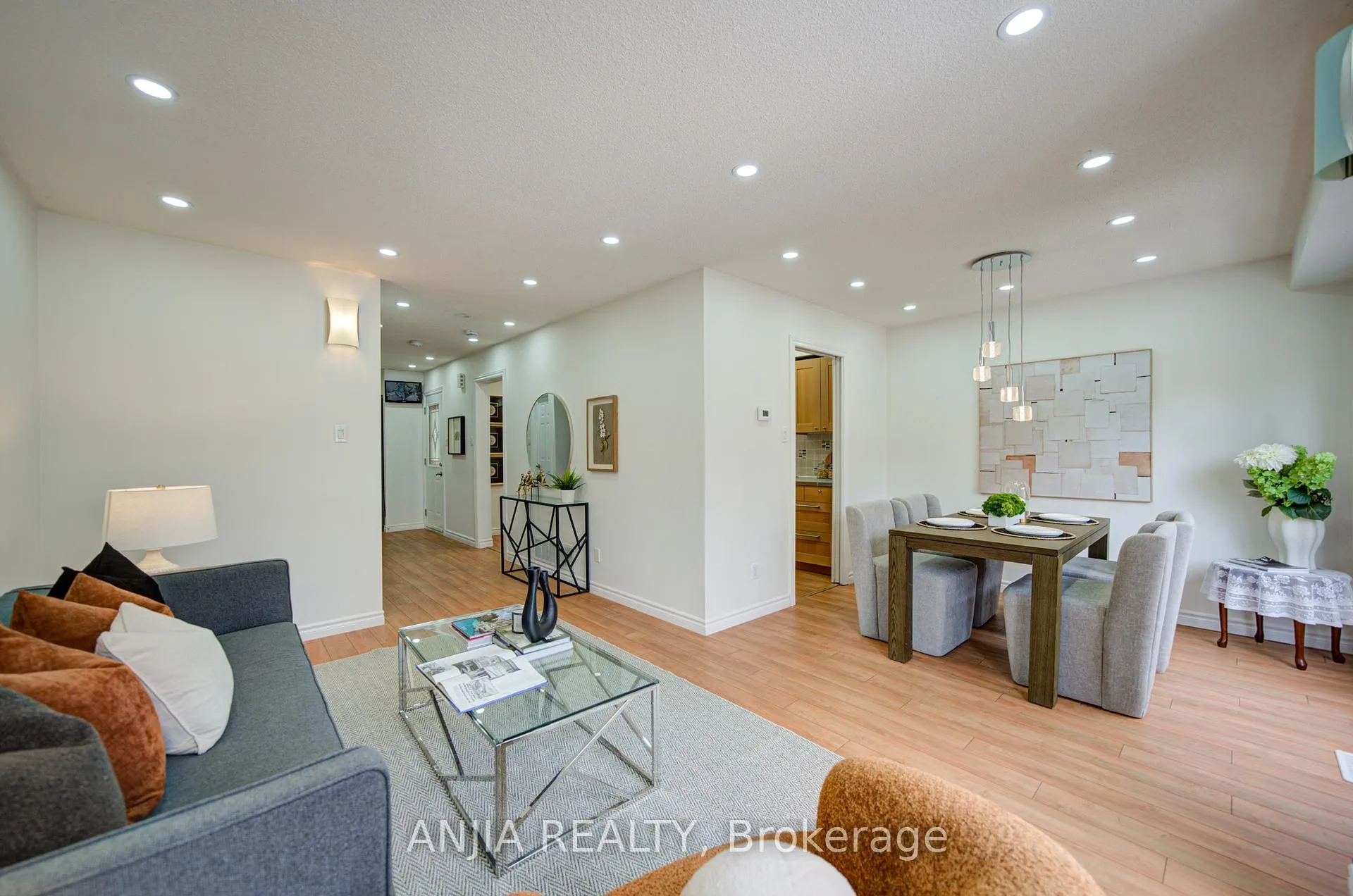 Photo 17 of 36 Ponymill Drive, Scarborough, Milliken — HOMEH