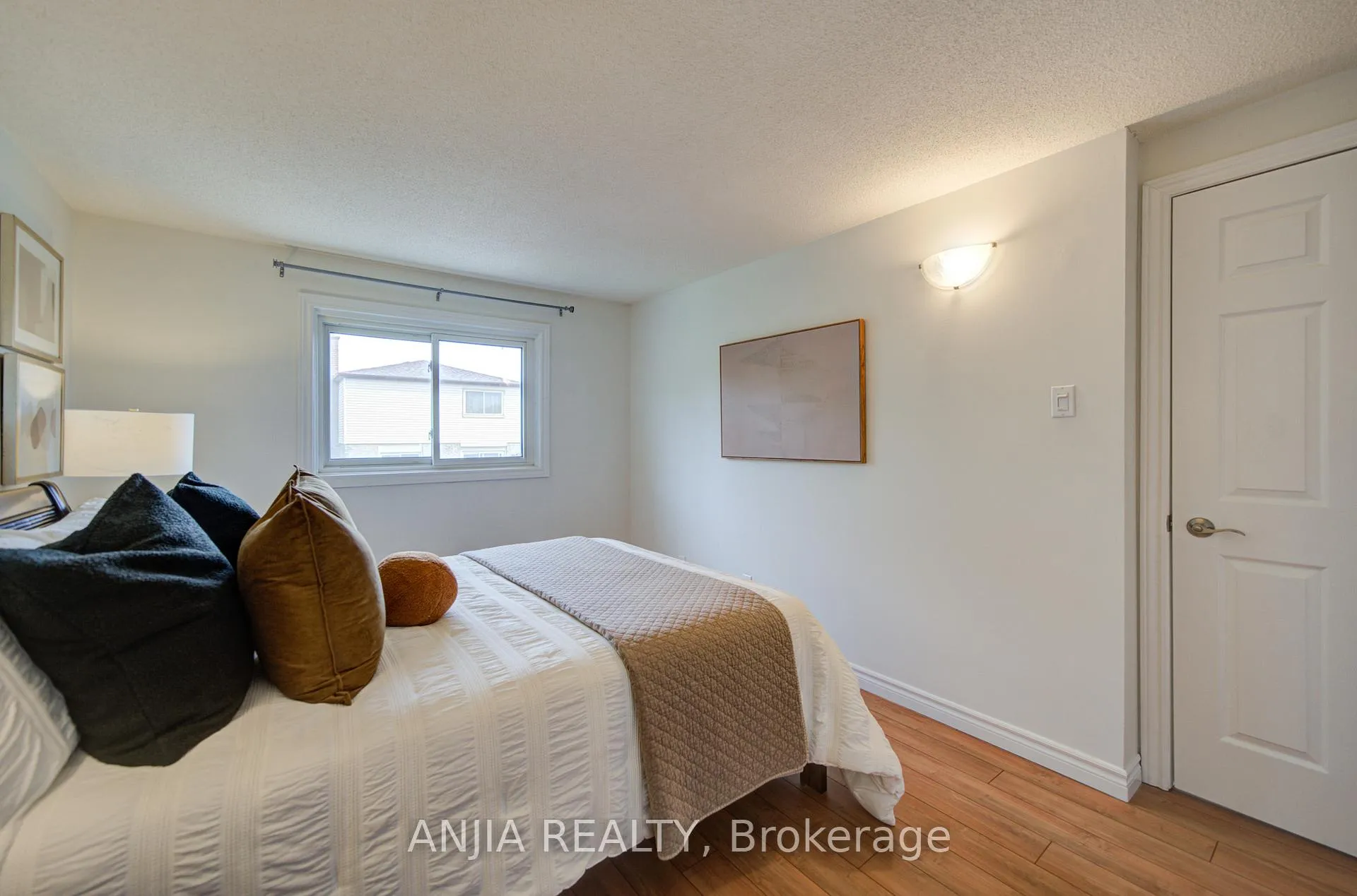 Photo 31 of 36 Ponymill Drive, Scarborough, Milliken — HOMEH