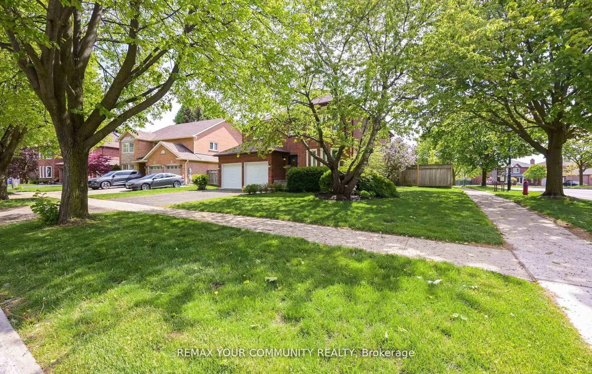 Photo 3 of 2 Ballard Crescent, Newmarket, Armitage — HOMEH