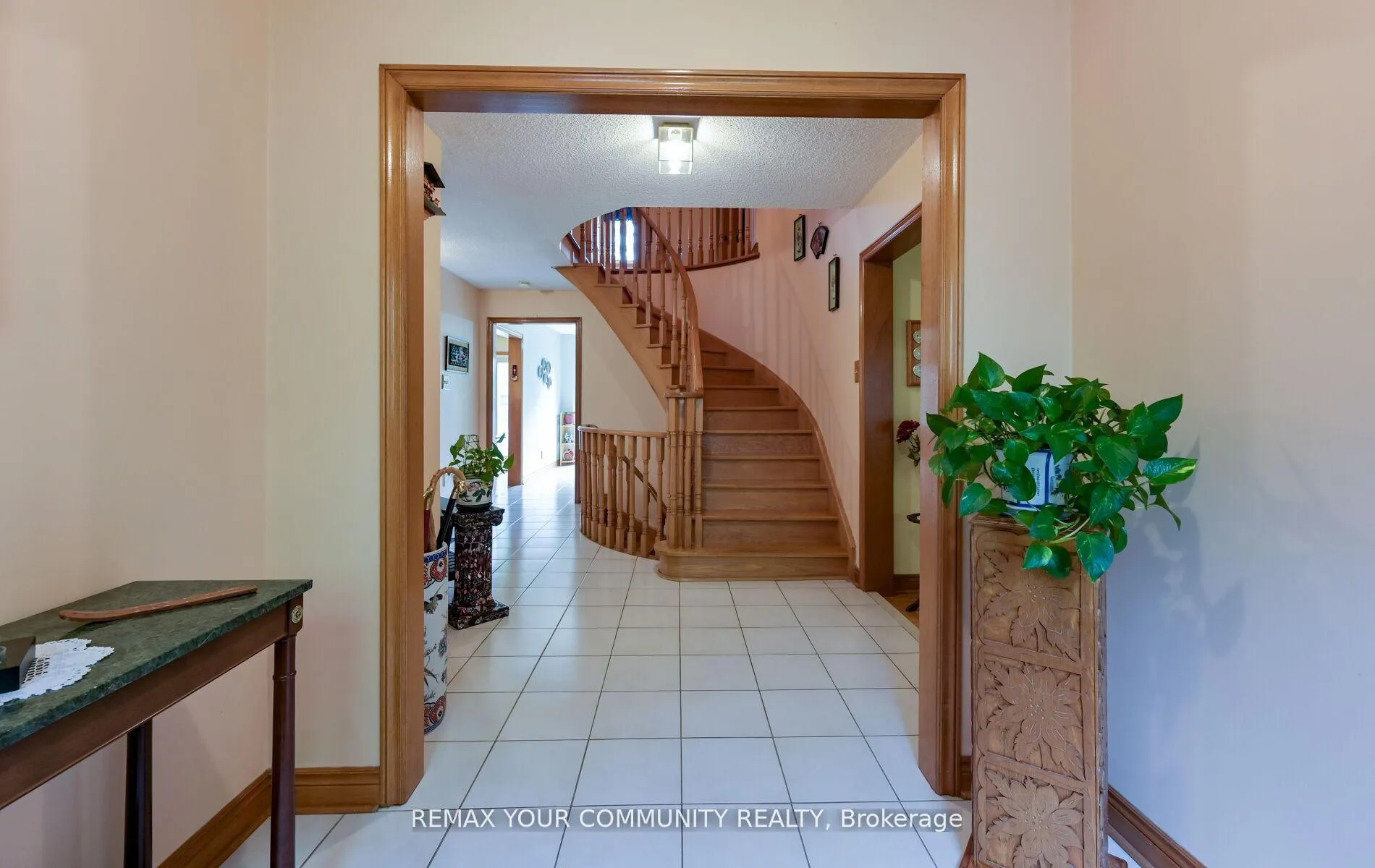 Photo 4 of 2 Ballard Crescent, Newmarket, Armitage — HOMEH