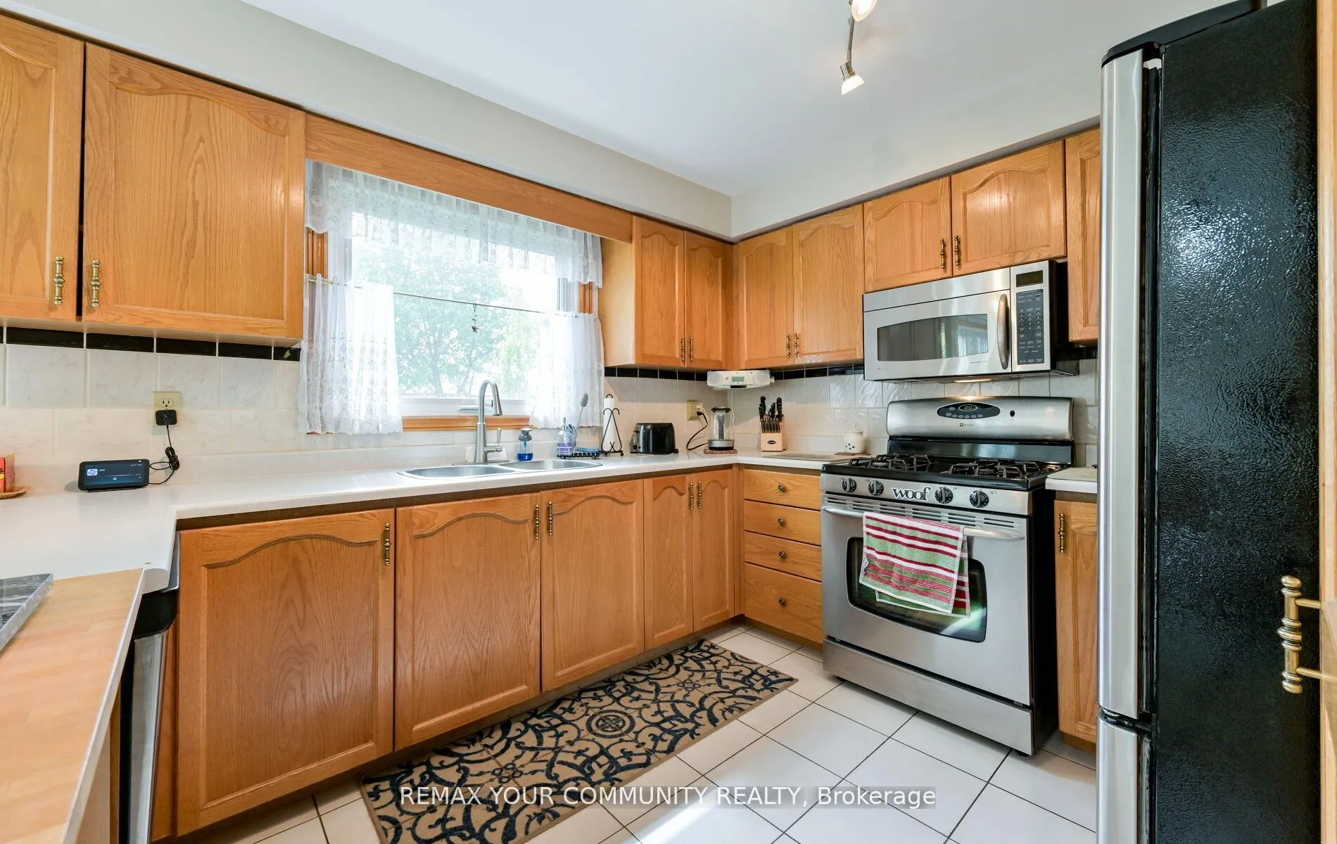 Photo 8 of 2 Ballard Crescent, Newmarket, Armitage — HOMEH