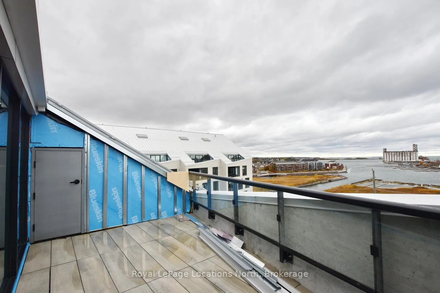 Photo 6 of Unit 603, 31 Huron Street, Collingwood — HOMEH