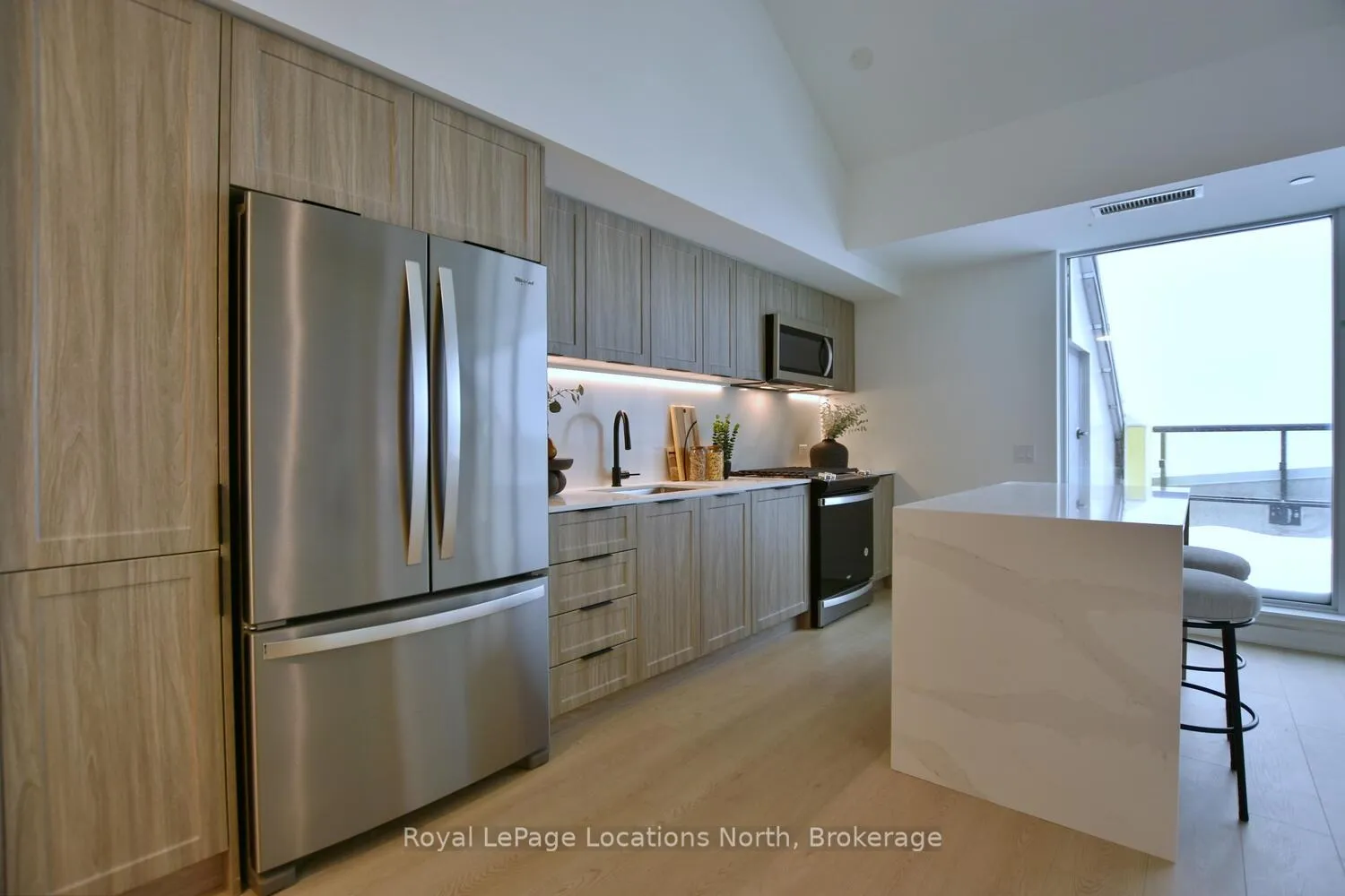 Photo 12 of Unit 603, 31 Huron Street, Collingwood — HOMEH