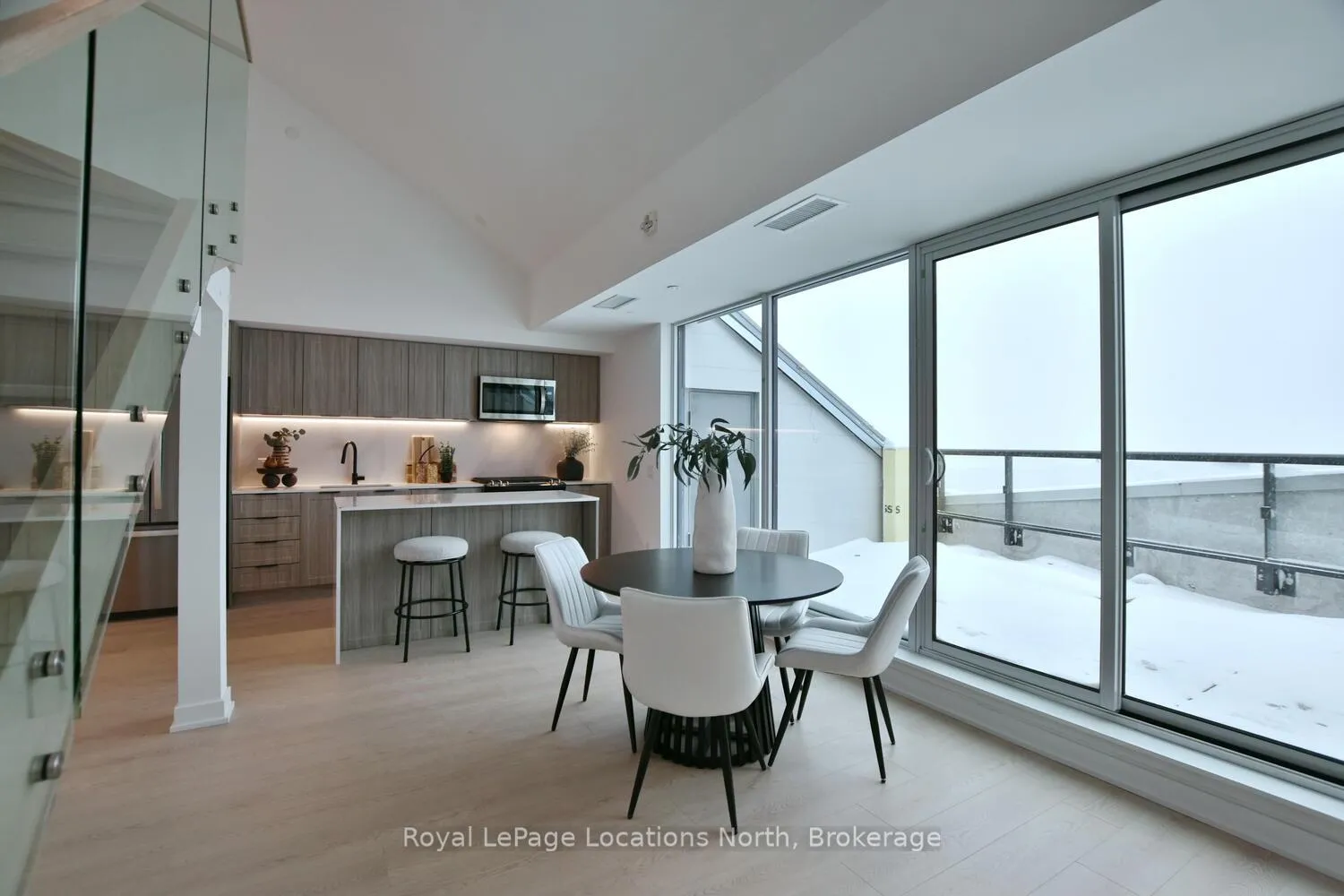Photo 18 of Unit 603, 31 Huron Street, Collingwood — HOMEH