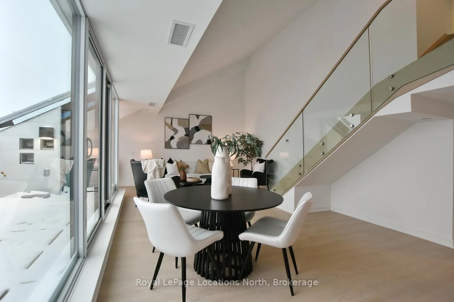Photo 19 of Unit 603, 31 Huron Street, Collingwood — HOMEH