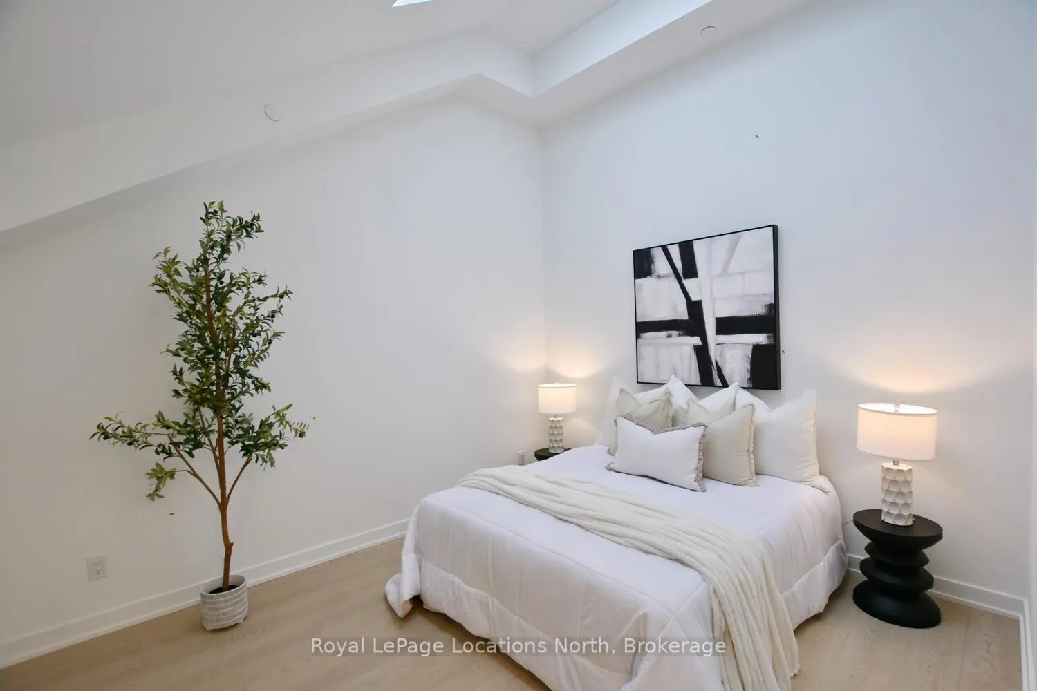 Photo 28 of Unit 603, 31 Huron Street, Collingwood — HOMEH