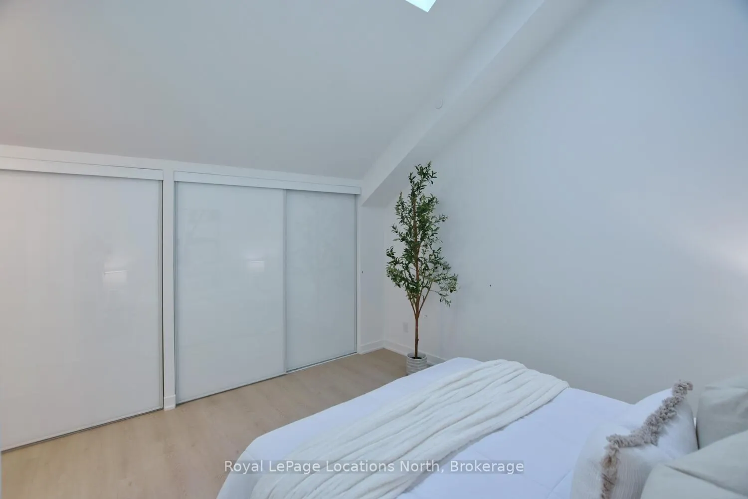 Photo 29 of Unit 603, 31 Huron Street, Collingwood — HOMEH