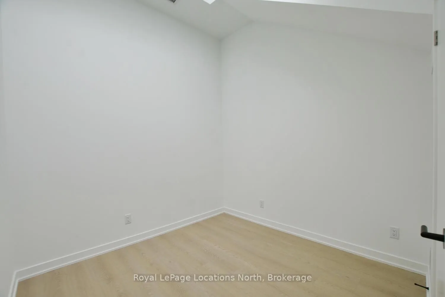 Photo 32 of Unit 603, 31 Huron Street, Collingwood — HOMEH