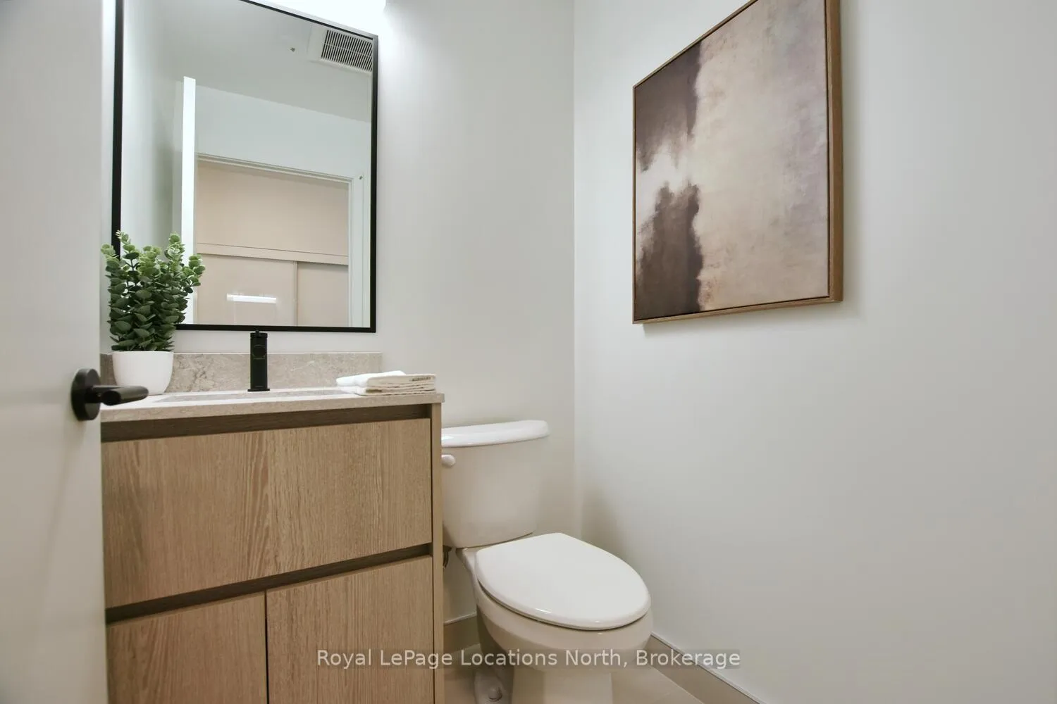 Photo 35 of Unit 603, 31 Huron Street, Collingwood — HOMEH