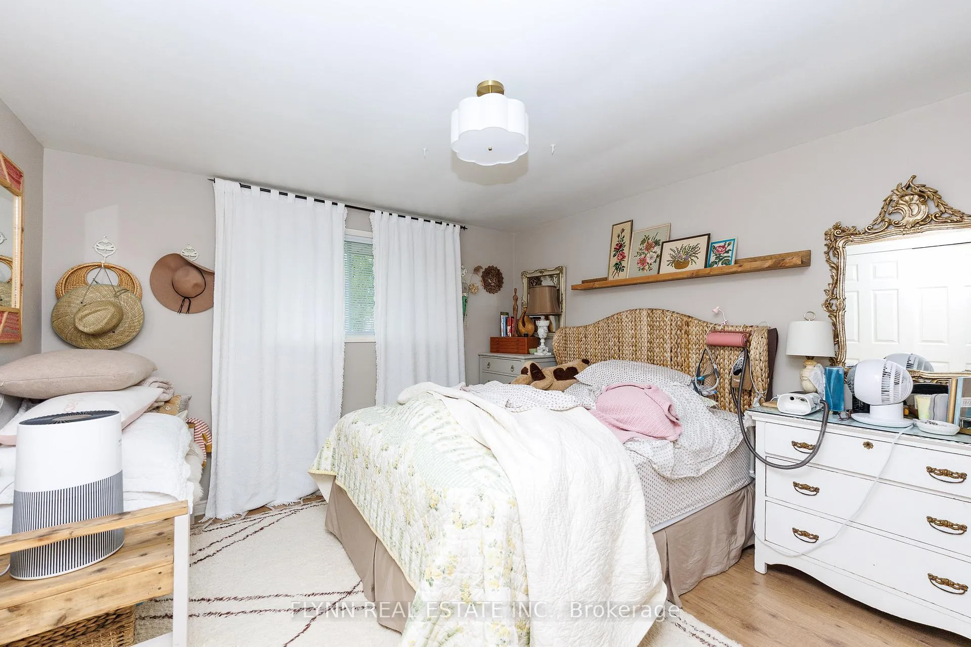 Photo 14 of 33 Adel Drive, St. Catharines, Carlton/Bunting — HOMEH