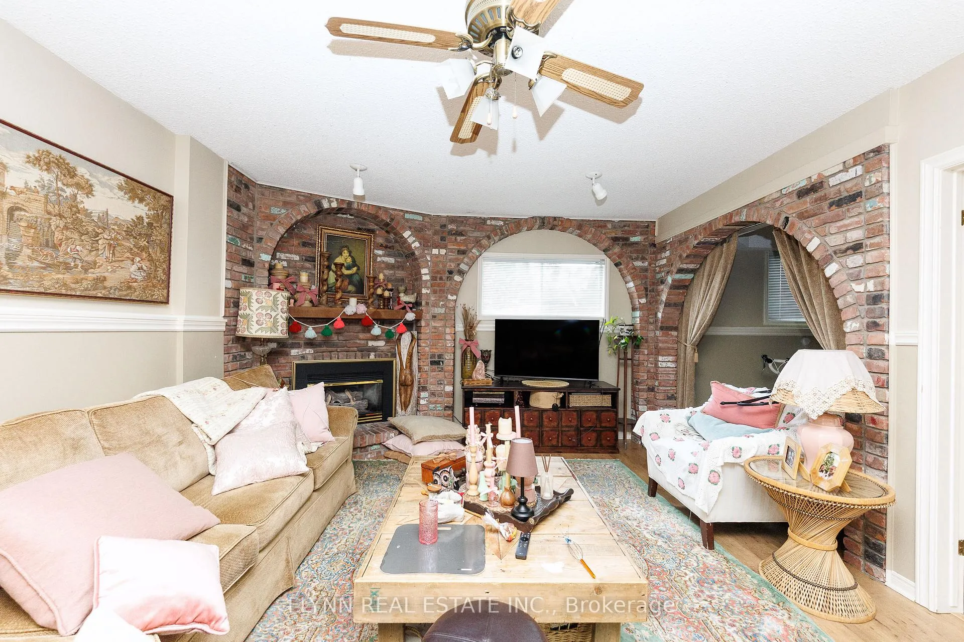 Photo 26 of 33 Adel Drive, St. Catharines, Carlton/Bunting — HOMEH