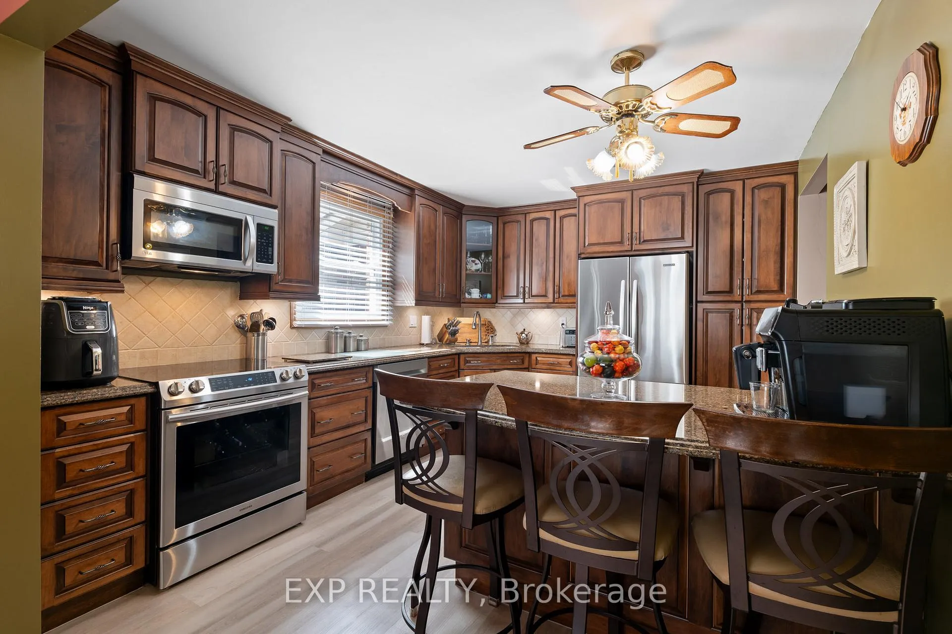 Photo 12 of 38 Capri Street, Thorold, Confederation Heights — HOMEH