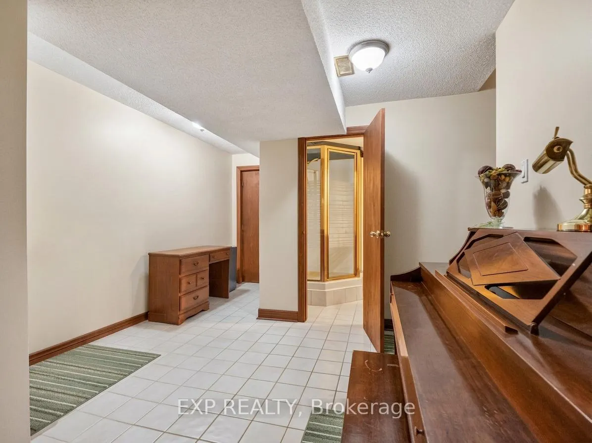 Photo 28 of 38 Capri Street, Thorold, Confederation Heights — HOMEH