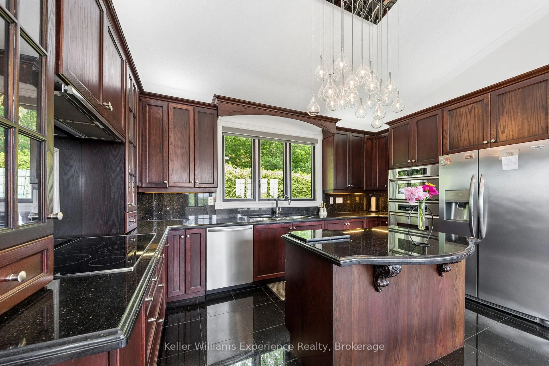 Photo 5 of 378 Aberdeen Boulevard, Midland — HOMEH