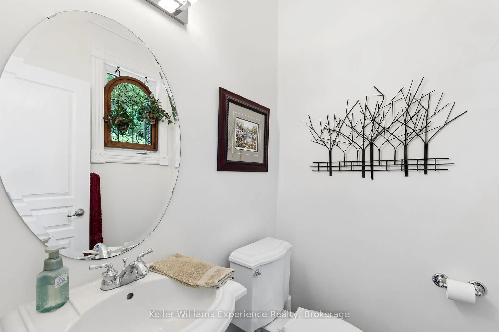 Photo 6 of 378 Aberdeen Boulevard, Midland — HOMEH