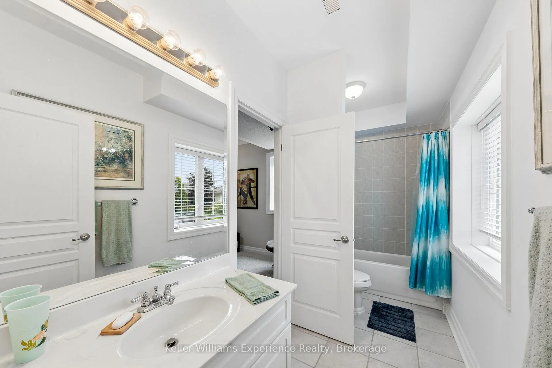 Photo 11 of 378 Aberdeen Boulevard, Midland — HOMEH