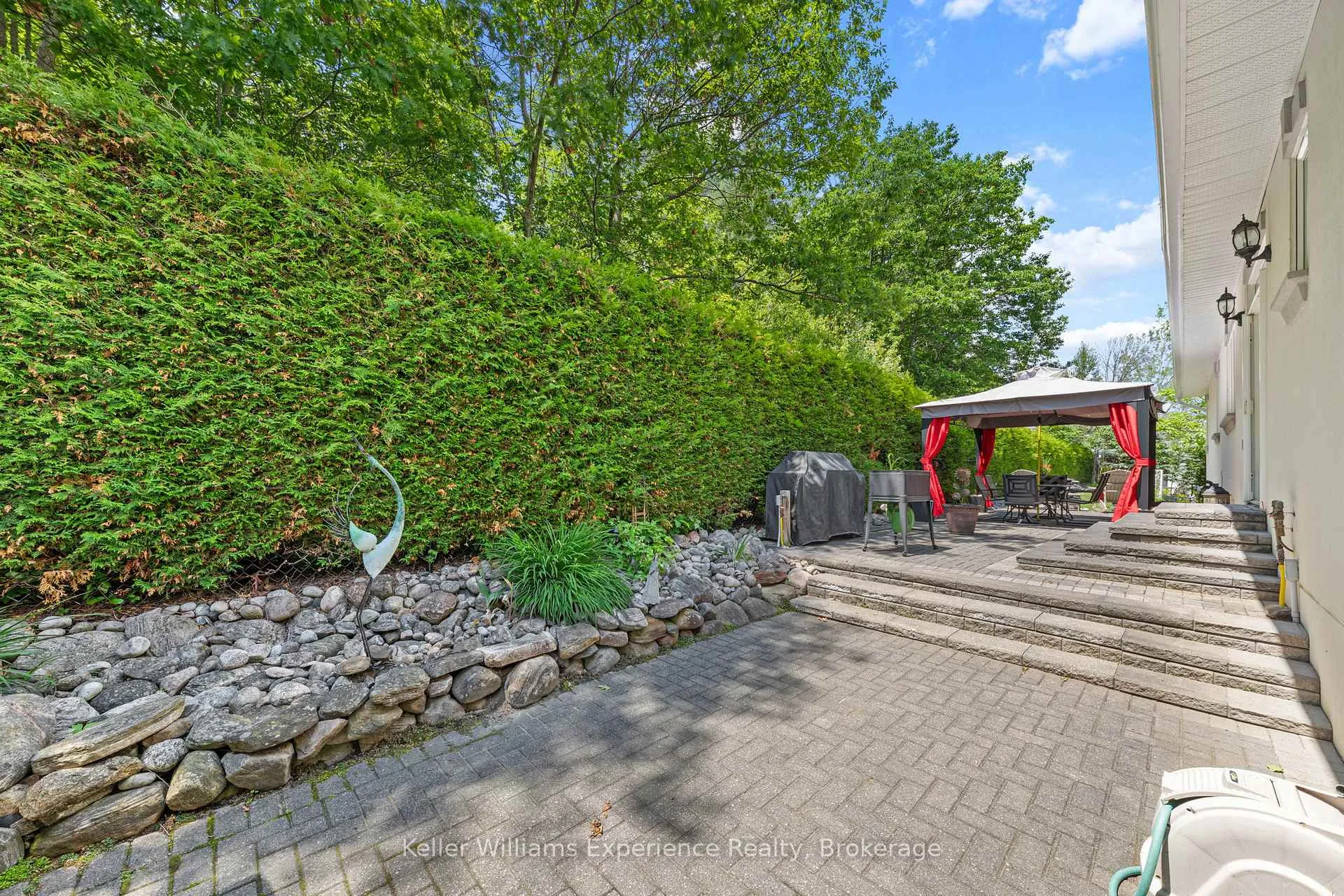 Photo 16 of 378 Aberdeen Boulevard, Midland — HOMEH
