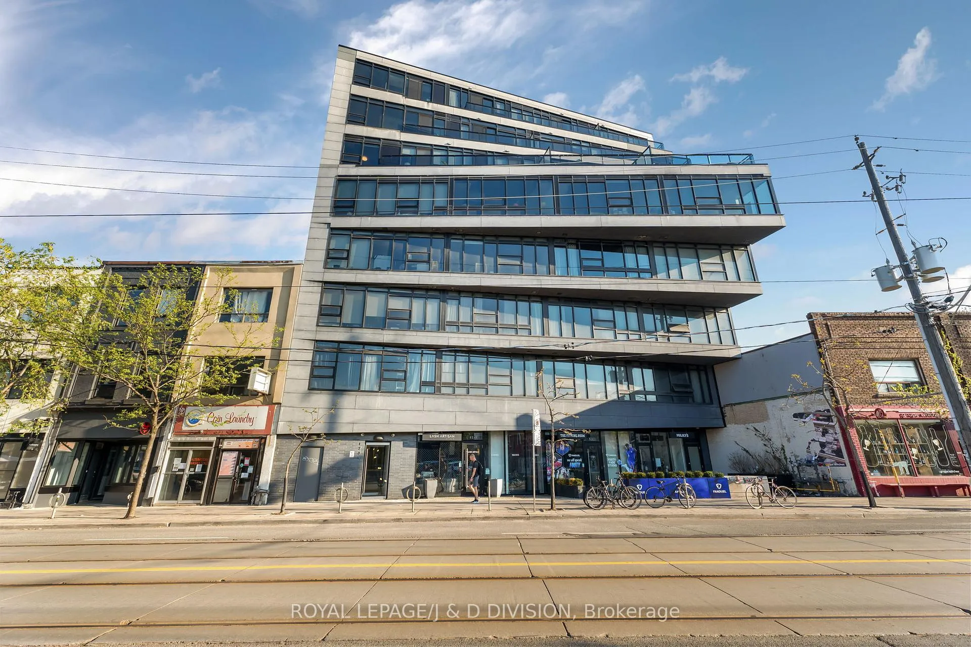 Photo 1 of Unit 405, 1239 Dundas Street W, Toronto, Trinity-Bellwoods — HOMEH