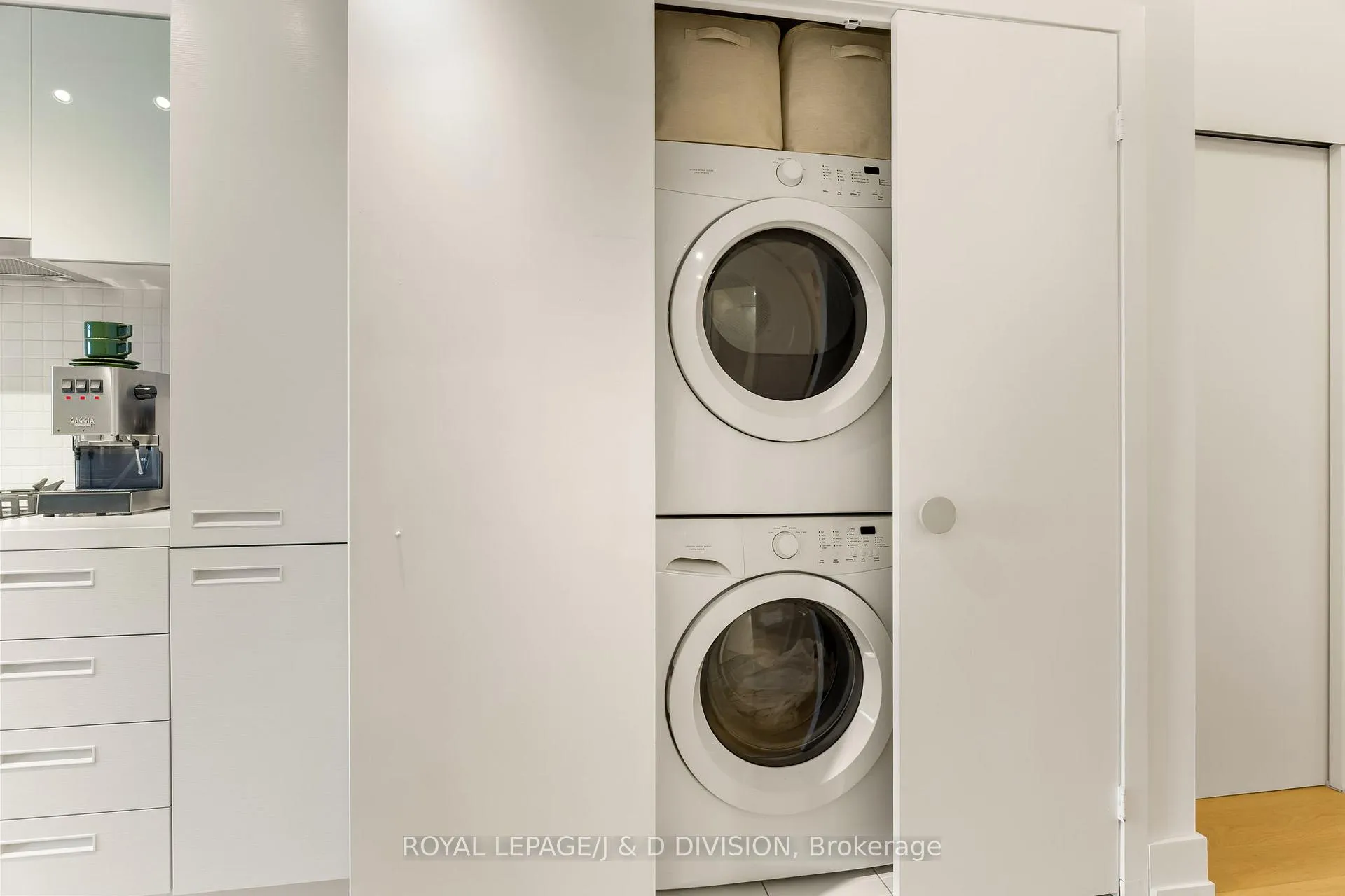 Photo 16 of Unit 405, 1239 Dundas Street W, Toronto, Trinity-Bellwoods — HOMEH
