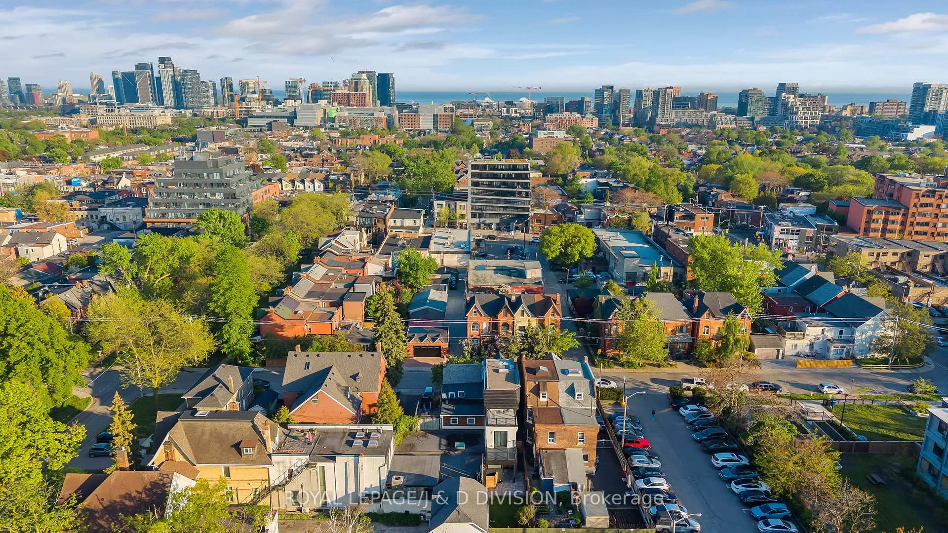 Photo 19 of Unit 405, 1239 Dundas Street W, Toronto, Trinity-Bellwoods — HOMEH